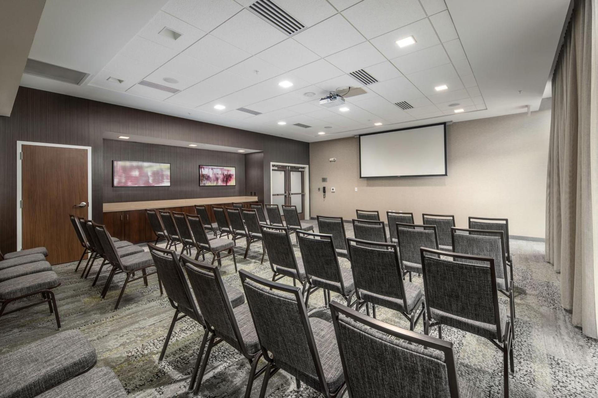 Courtyard by Marriott Russellville photo 33