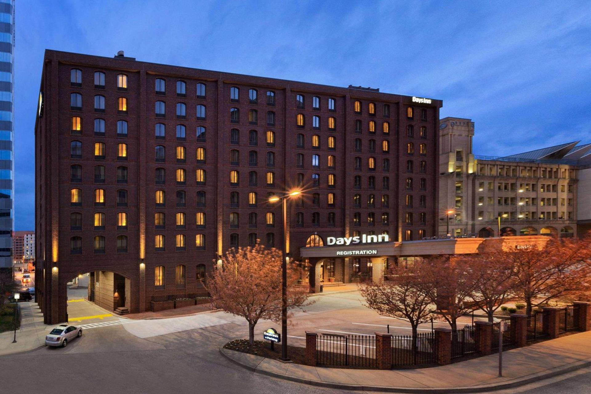 Days Inn by Wyndham Baltimore Inner Harbor photo 3