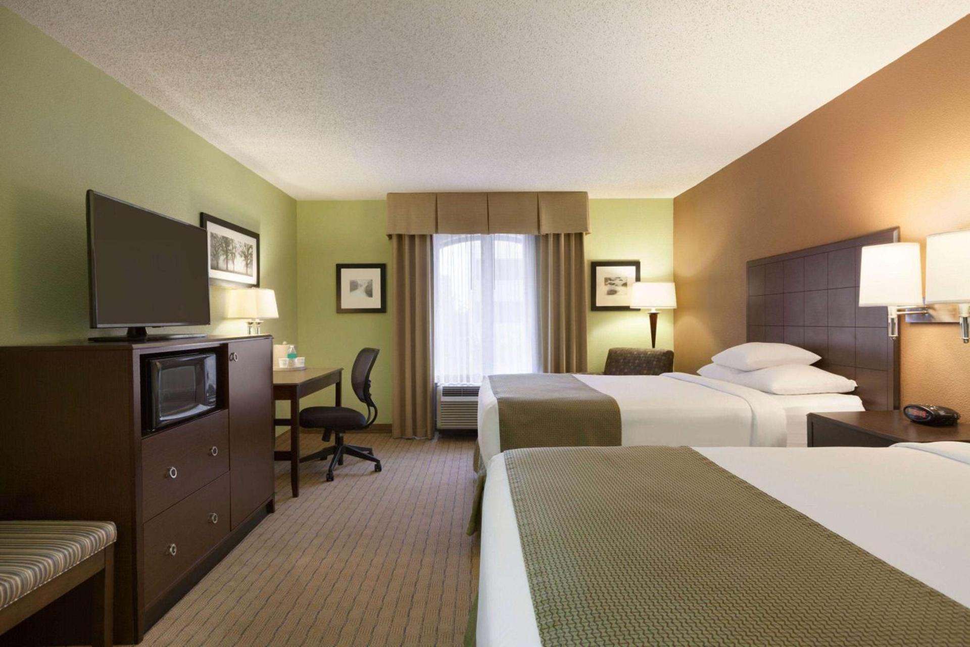 Days Inn by Wyndham Baltimore Inner Harbor photo 27