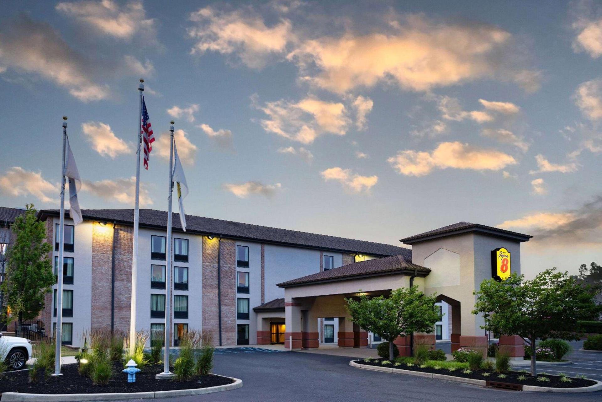 Super 8 by Wyndham Mount Laurel photo 3