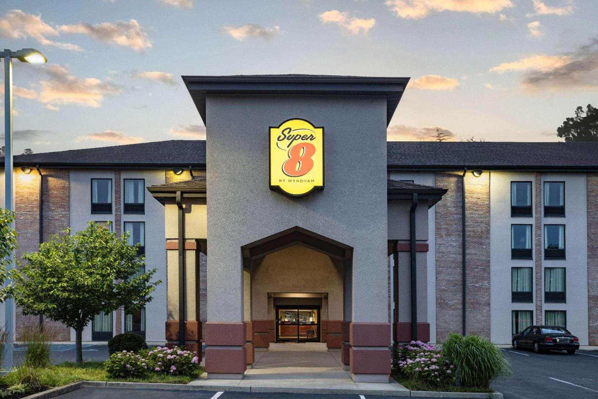 Super 8 by Wyndham Mount Laurel photo 4