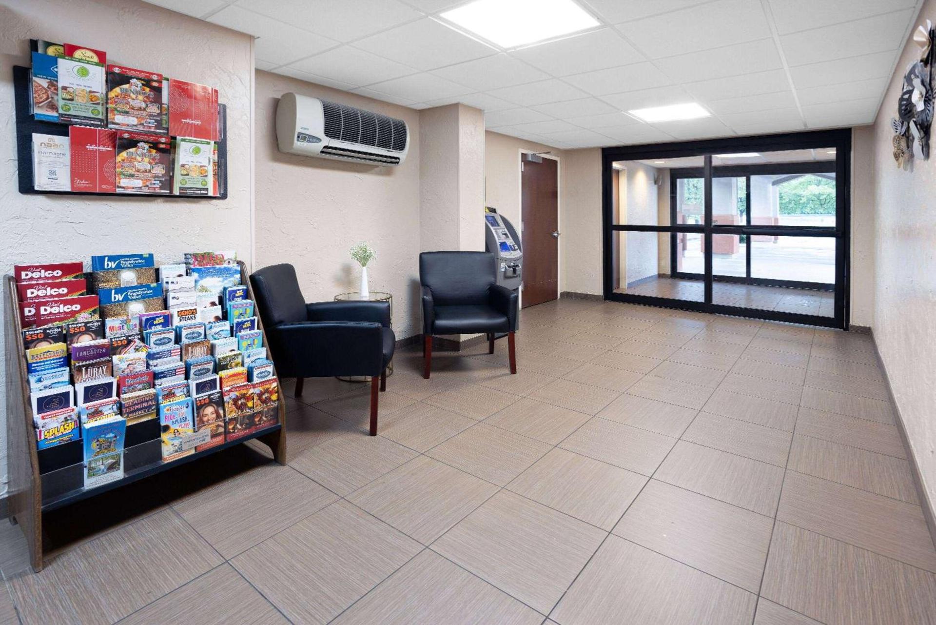 Super 8 by Wyndham Mount Laurel photo 5
