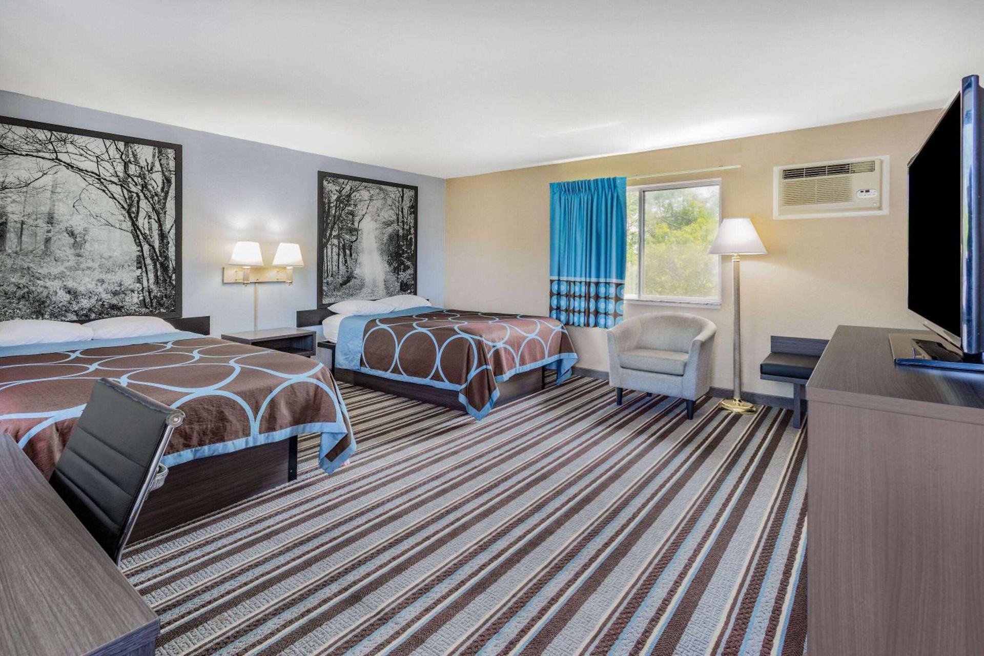 Super 8 by Wyndham Marysville/Port Huron Area photo 11