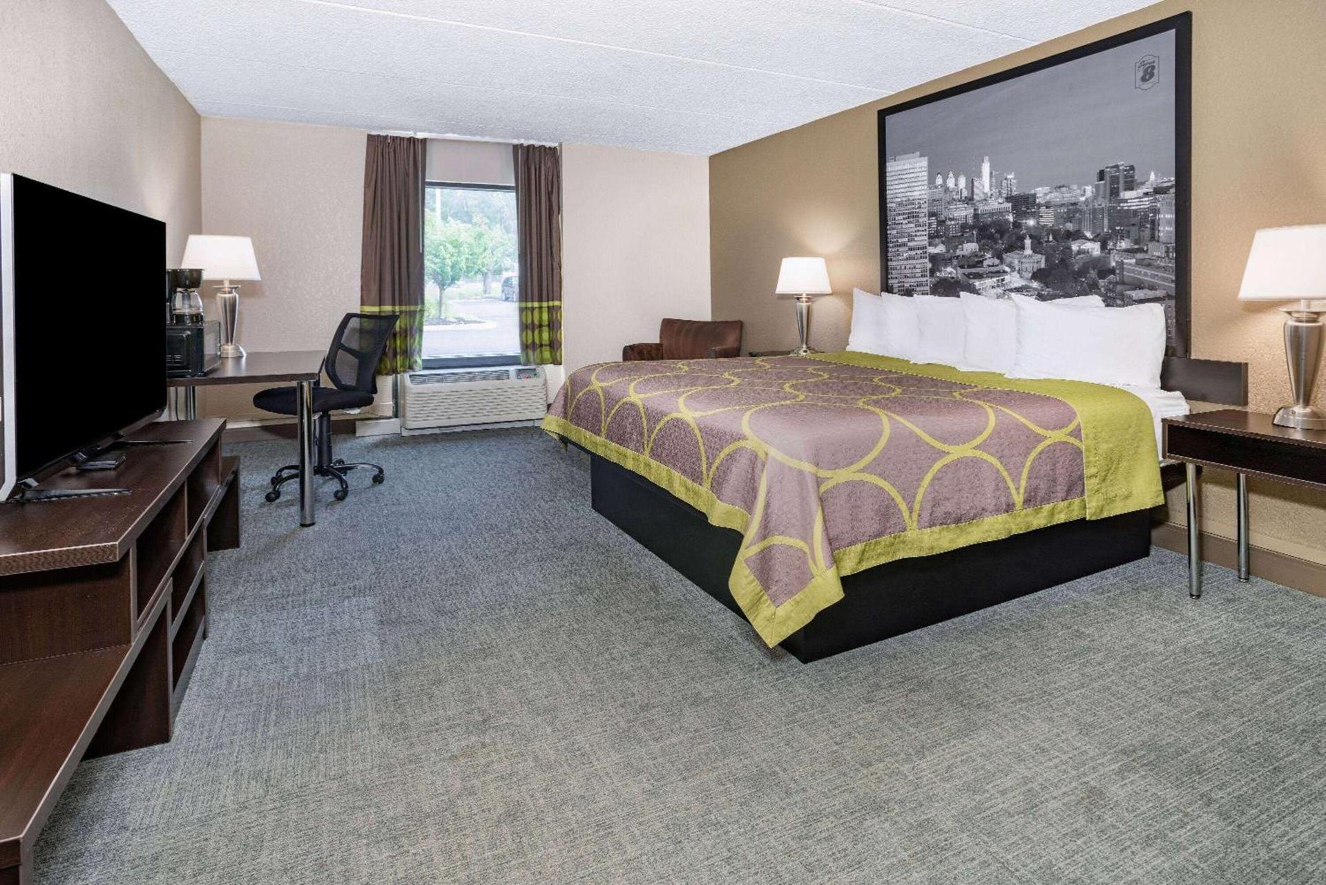 Super 8 by Wyndham Mount Laurel photo 16