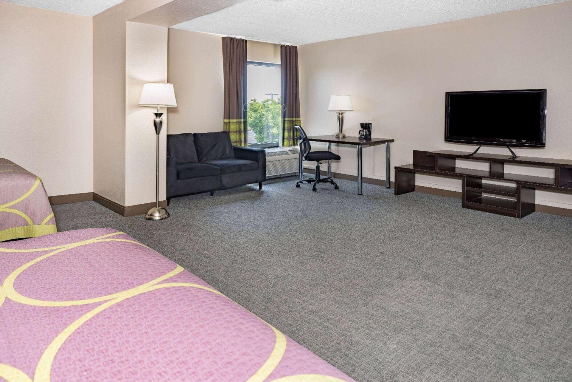 Super 8 by Wyndham Mount Laurel photo 21