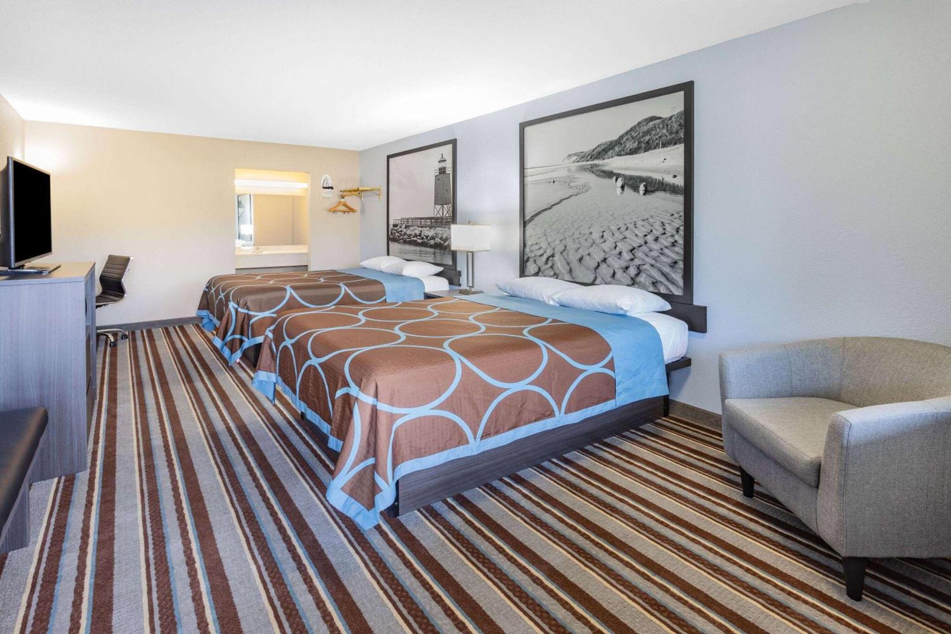 Super 8 by Wyndham Marysville/Port Huron Area photo 23