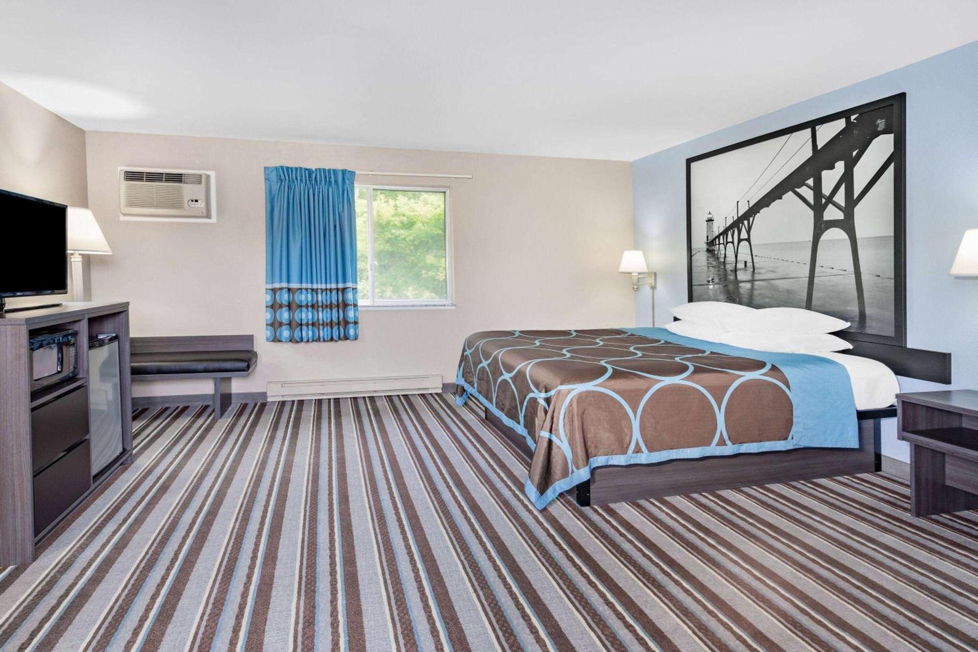 Super 8 by Wyndham Marysville/Port Huron Area photo 22
