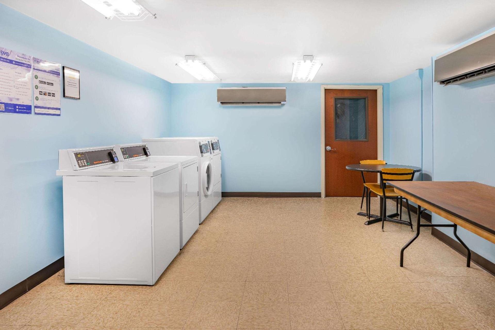 Super 8 by Wyndham Mount Laurel photo 29