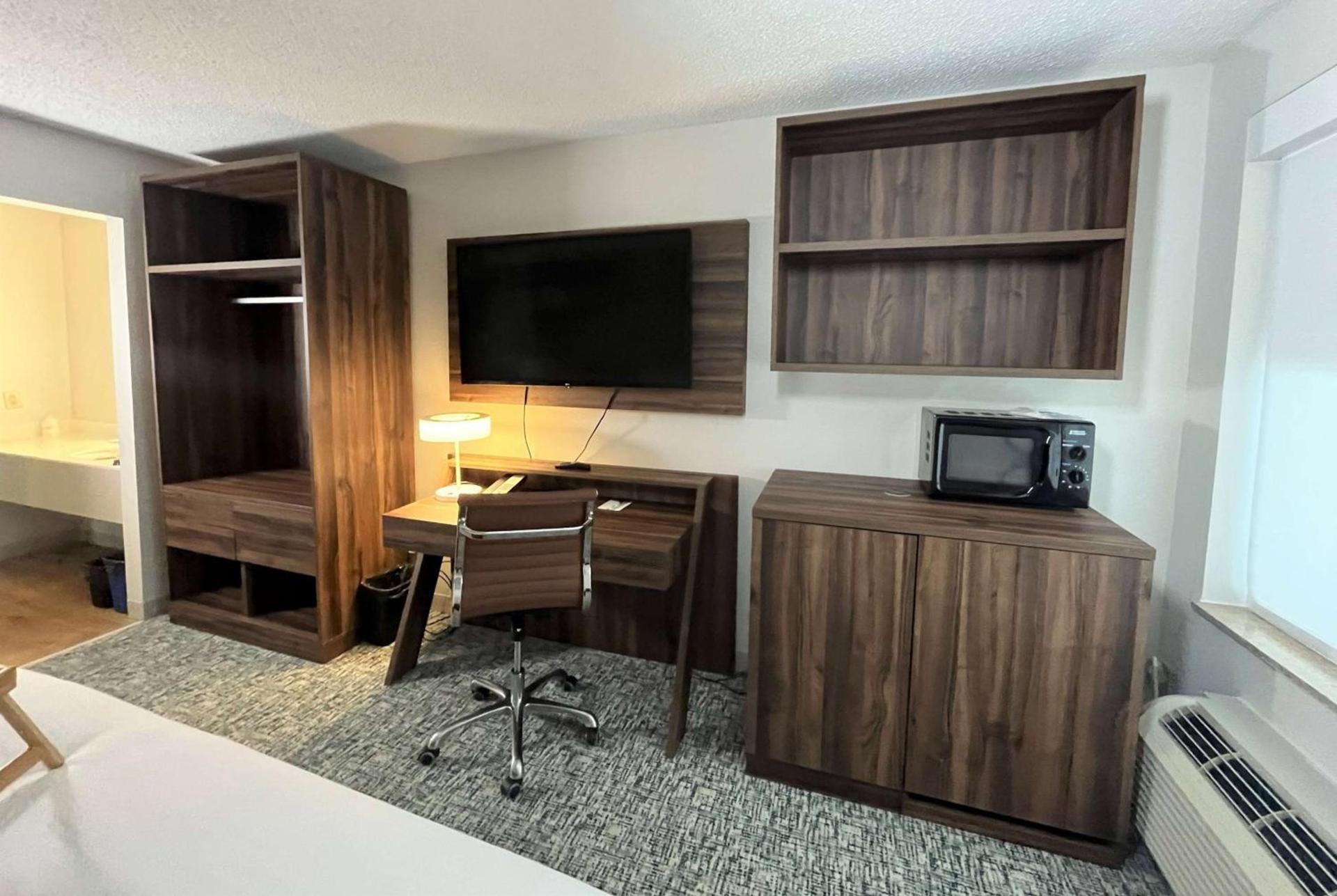 Wingate by Wyndham Hattiesburg photo 7