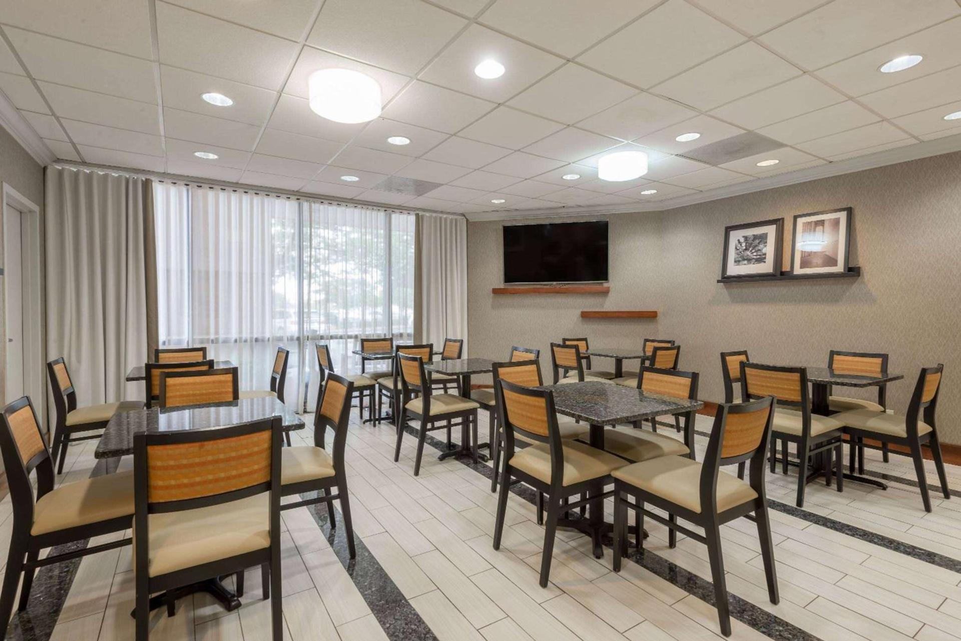 Wingate by Wyndham Springfield photo 13