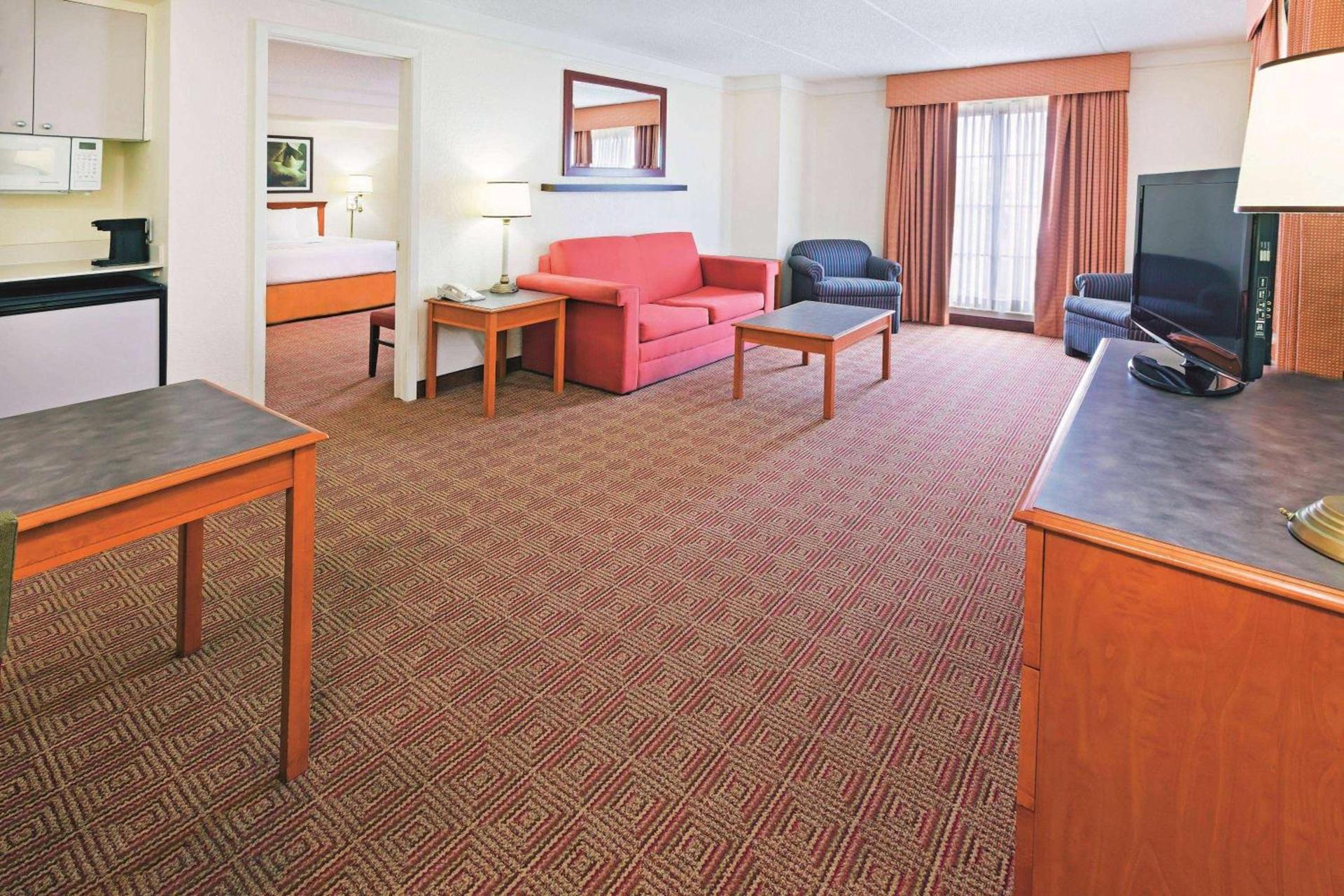 Super 8 by Wyndham San Antonio Near SeaWorld Ingram Park photo 15