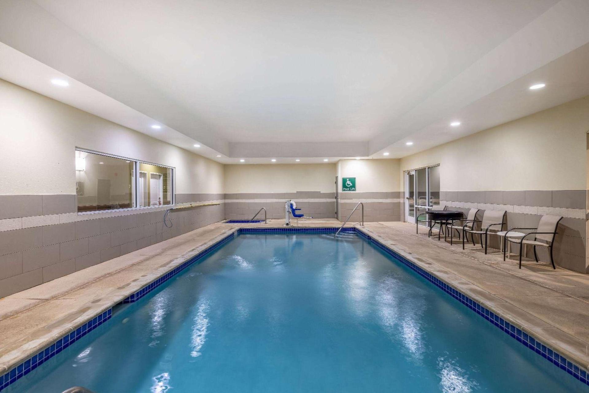 La Quinta by Wyndham Artesia photo 10