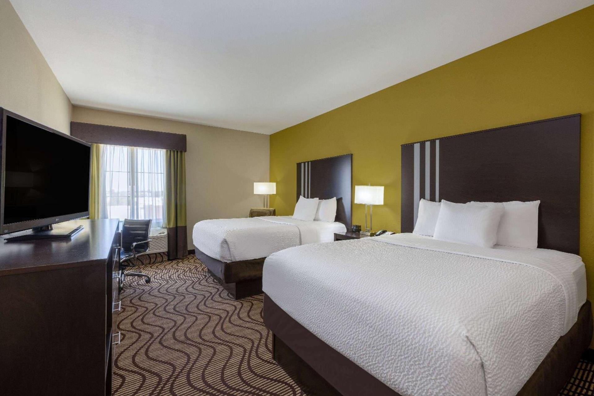 La Quinta by Wyndham Artesia photo 26