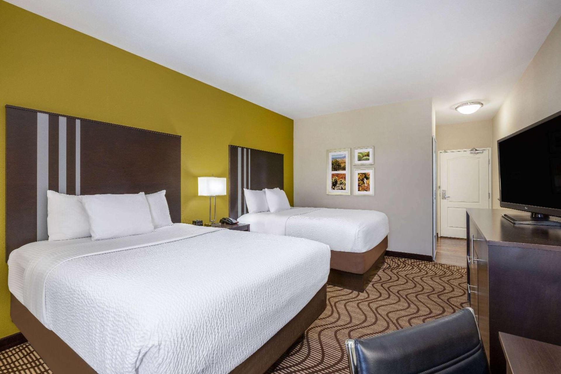 La Quinta by Wyndham Artesia photo 29