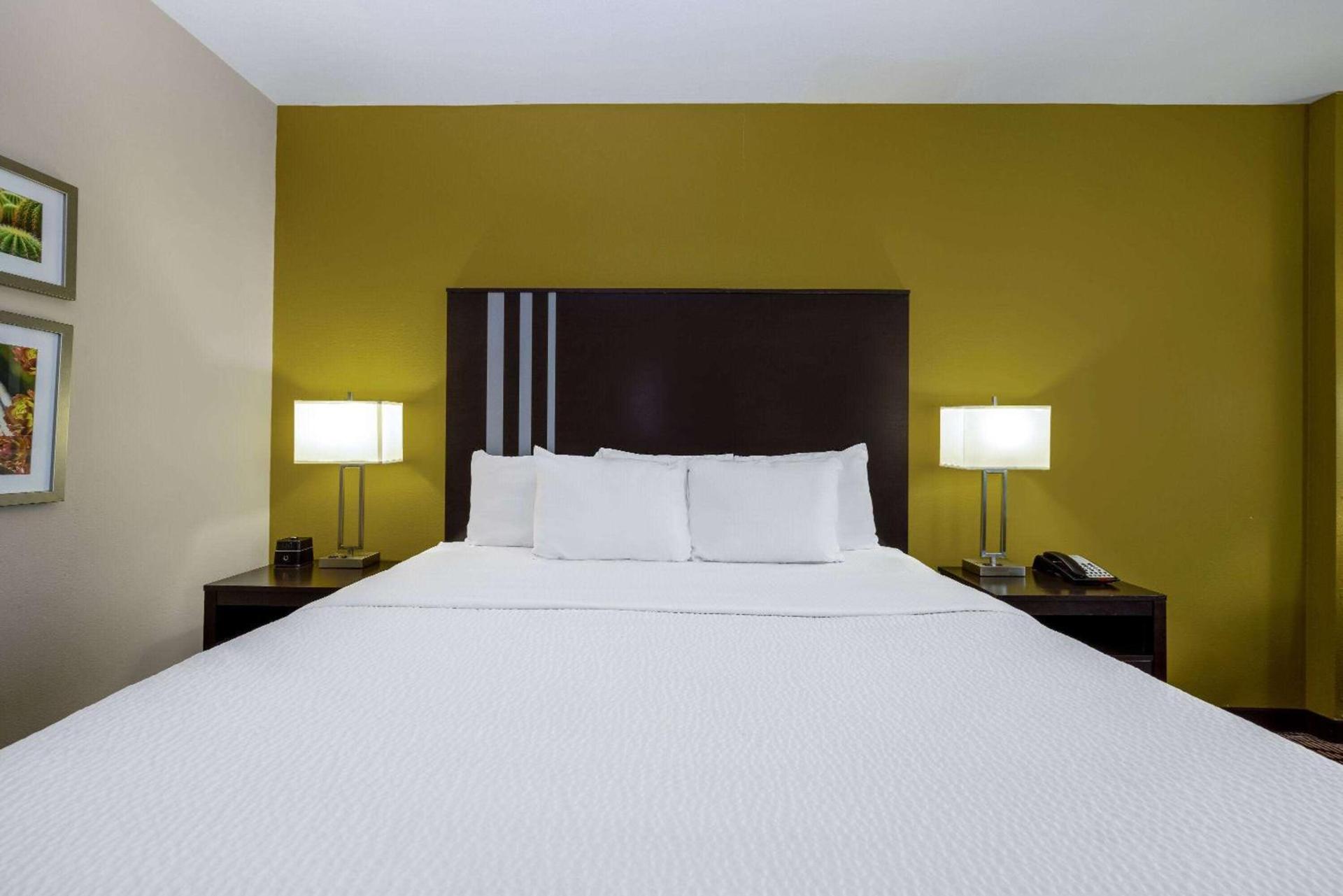 La Quinta by Wyndham Artesia photo 35