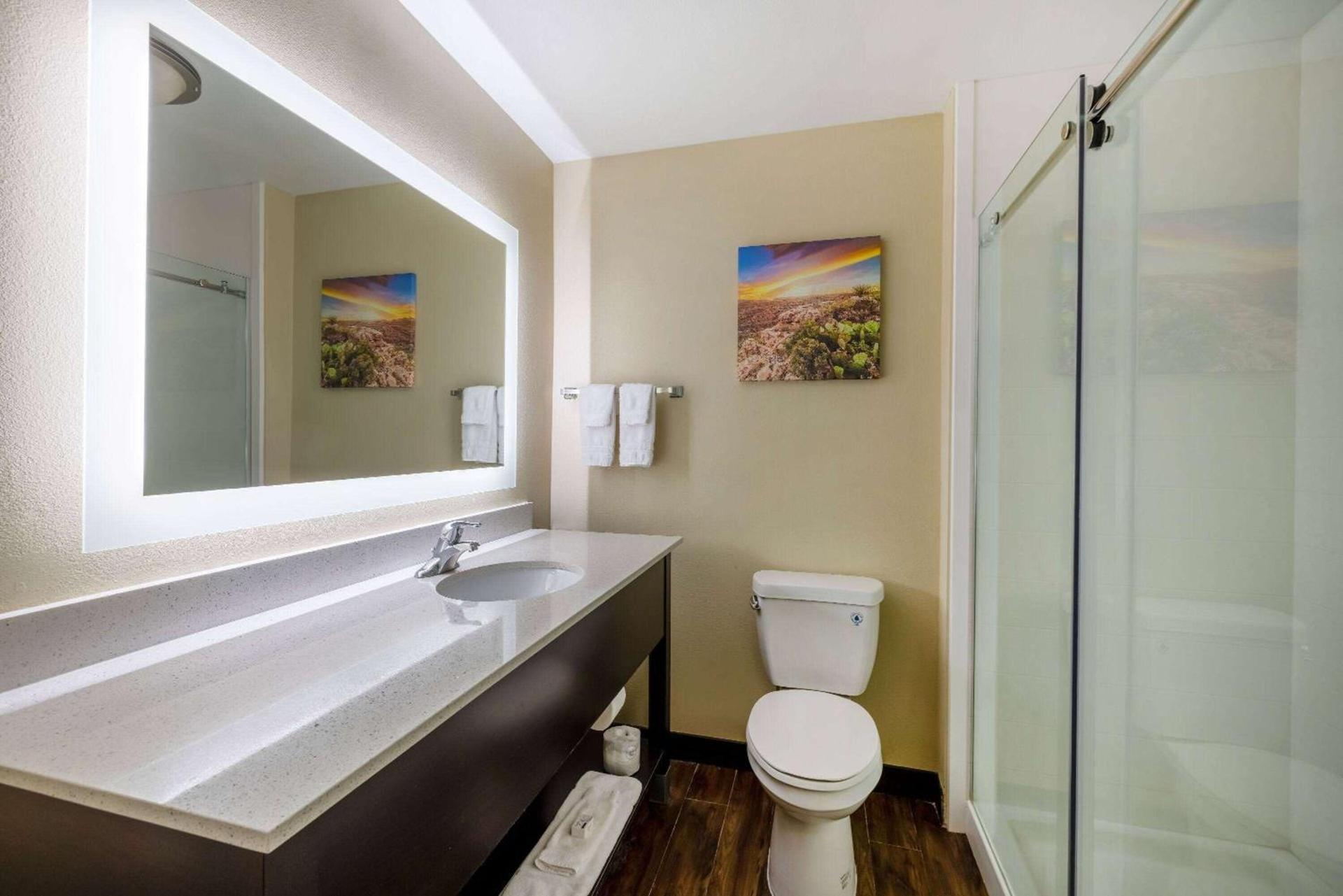 La Quinta by Wyndham Artesia photo 37