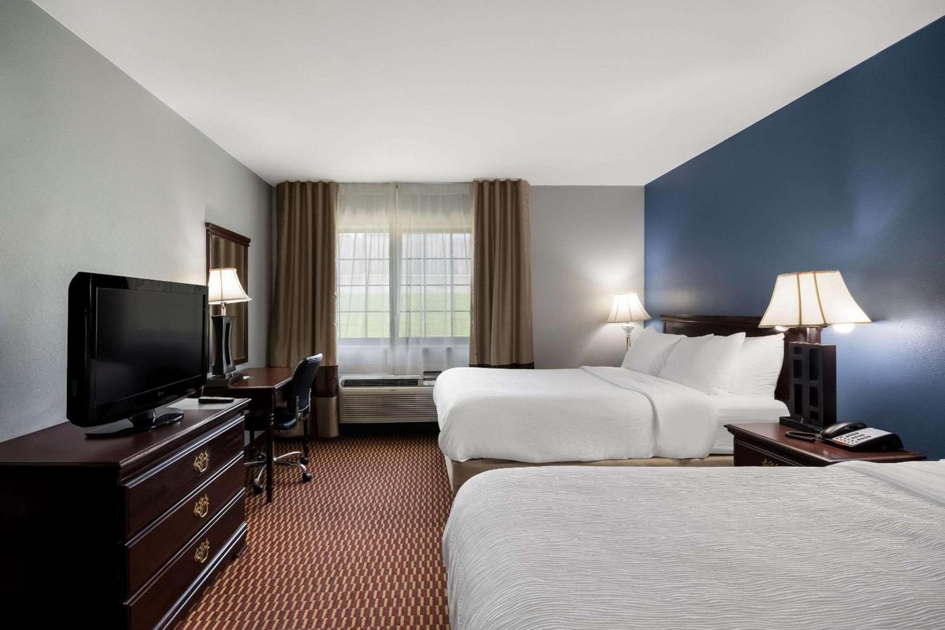 Quality Inn & Suites Oklahoma City North photo 9