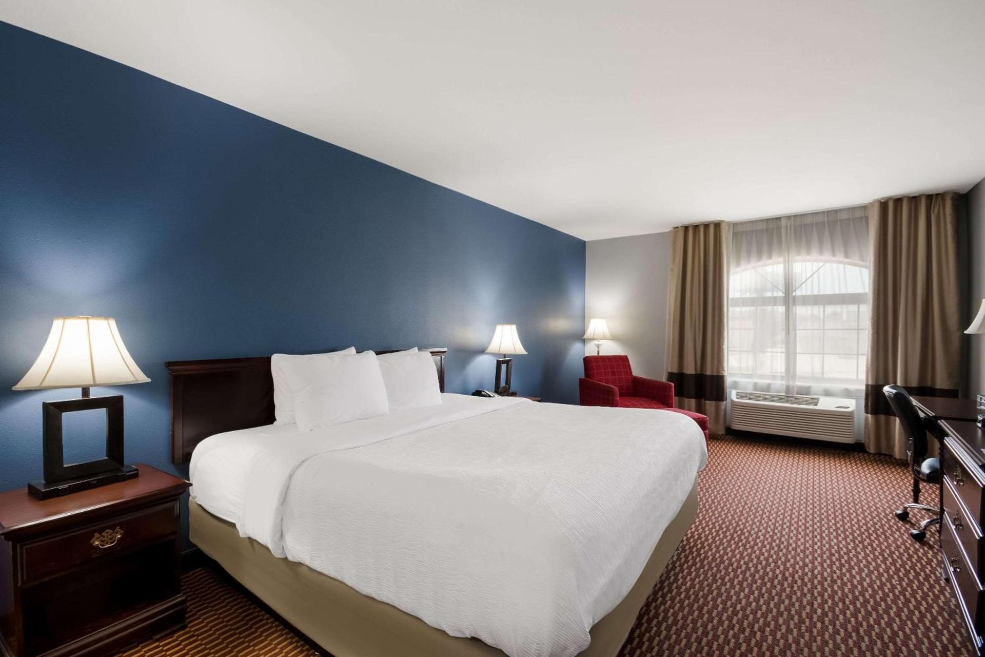 Quality Inn & Suites Oklahoma City North photo 16