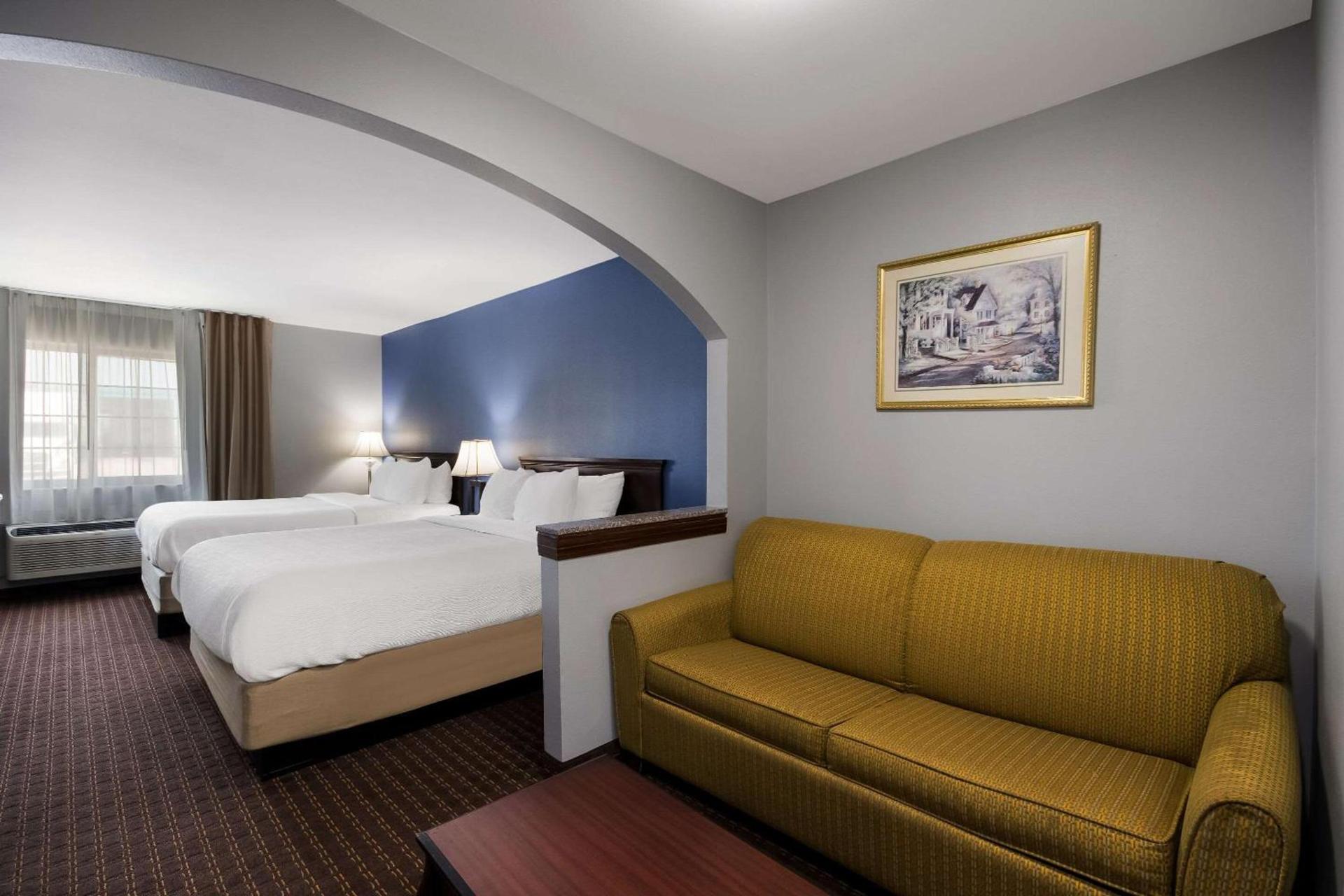 Quality Inn & Suites Oklahoma City North photo 32