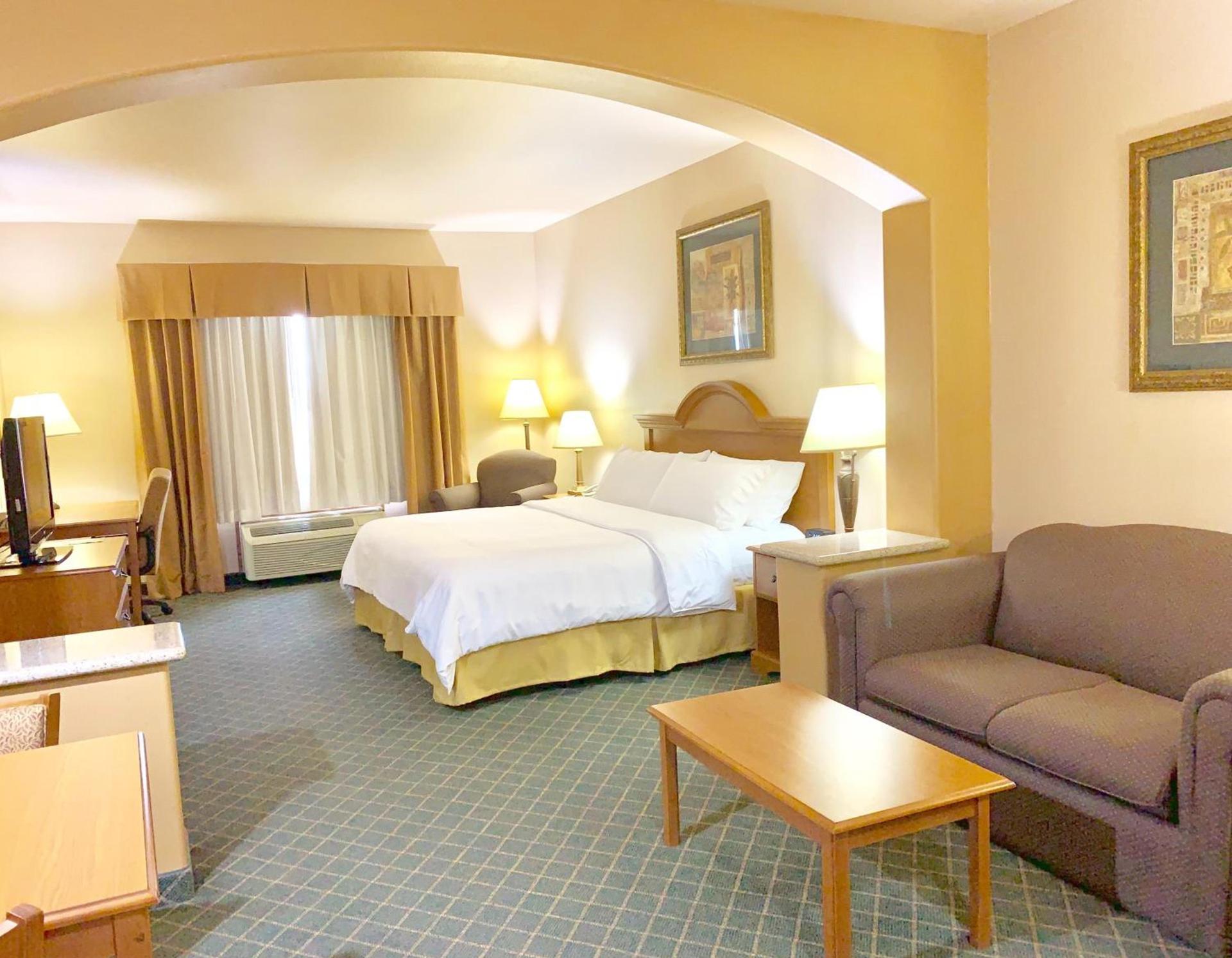 Holiday Inn Express Hotel and Suites Alice by IHG photo 33
