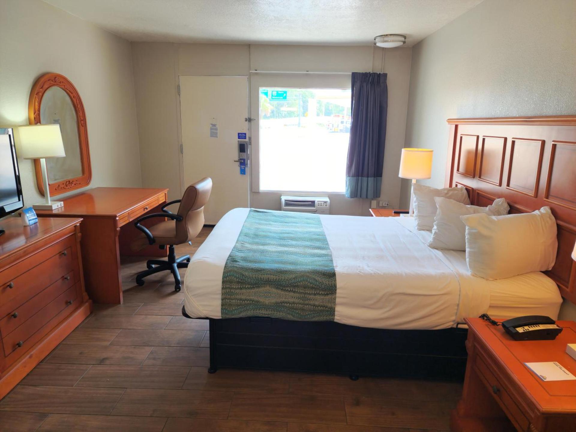 Days Inn by Wyndham Hardeeville Near Hilton Head photo 9