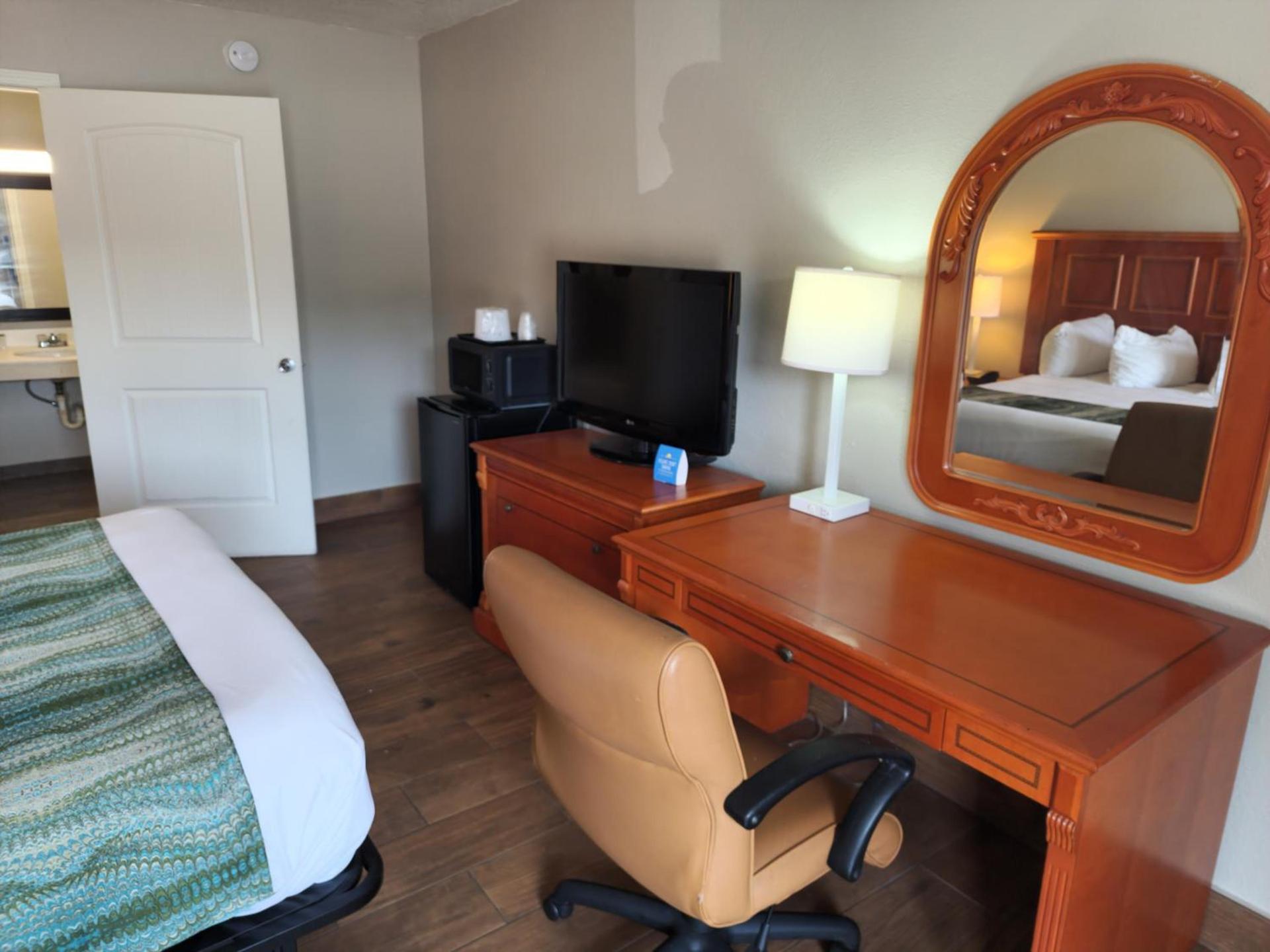 Days Inn by Wyndham Hardeeville Near Hilton Head photo 11