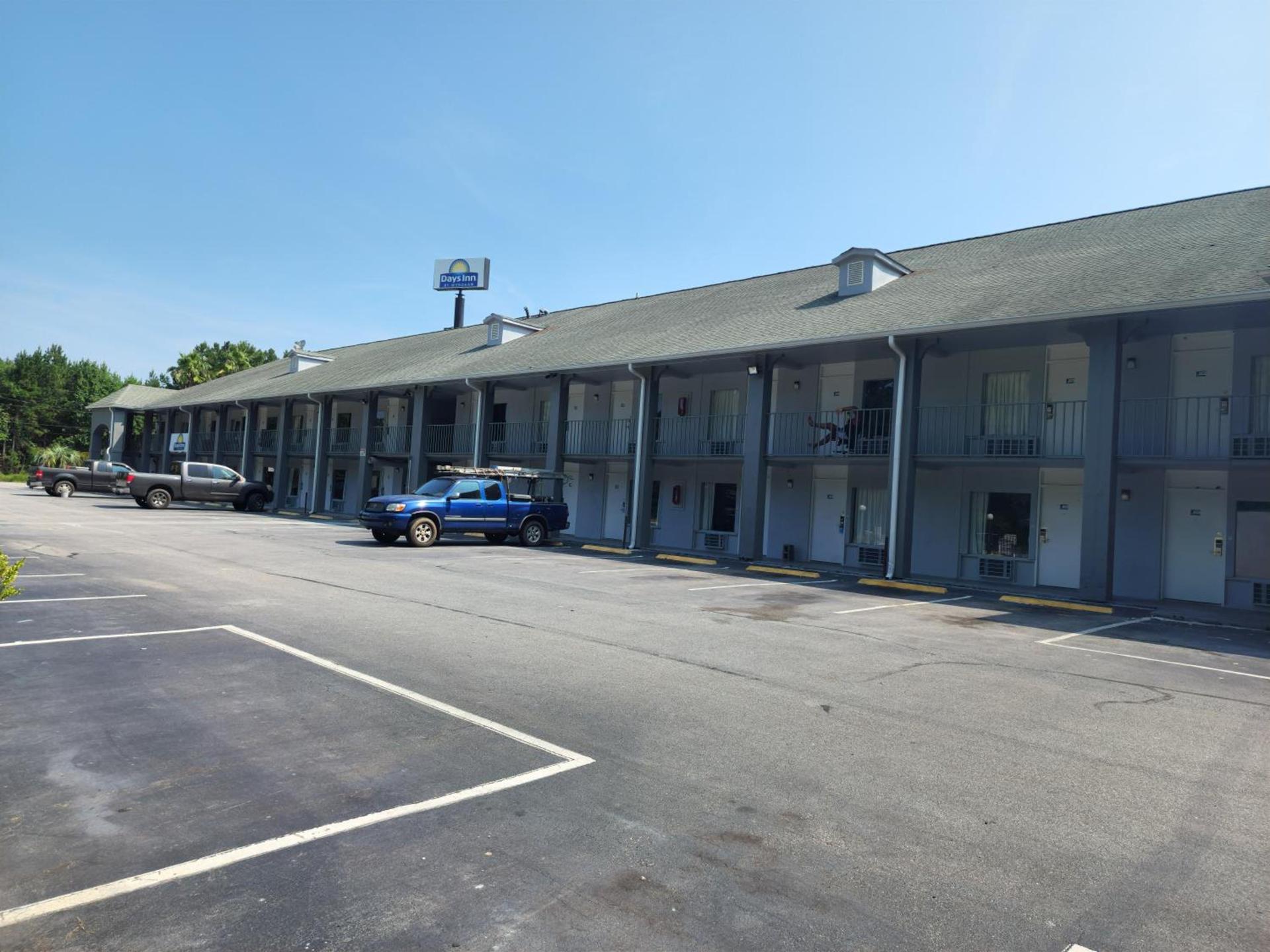 Days Inn by Wyndham Hardeeville Near Hilton Head photo 13