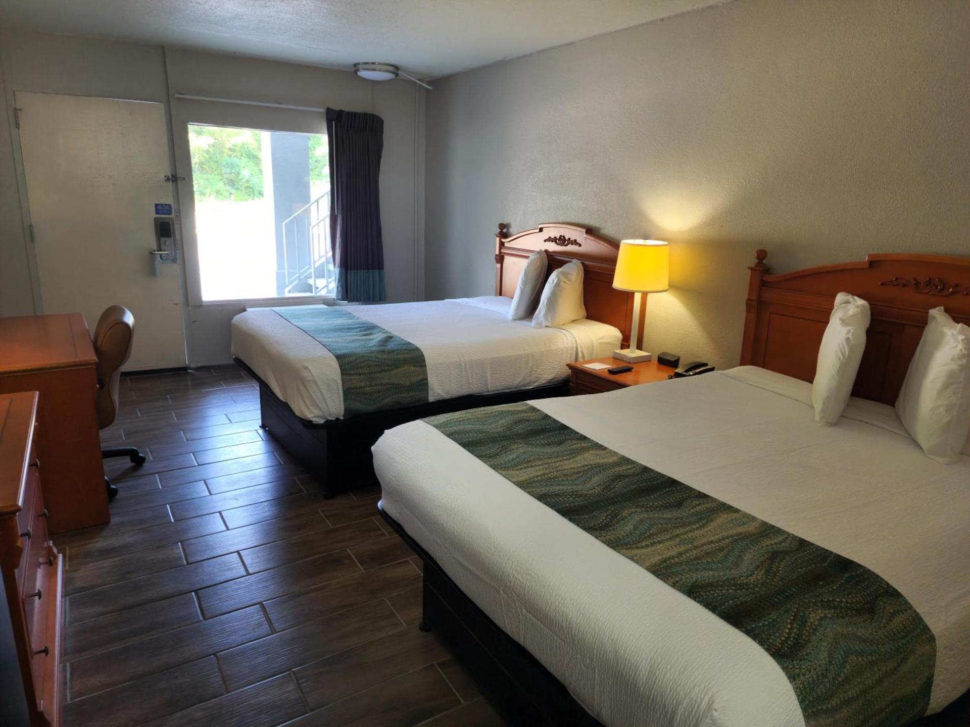 Days Inn by Wyndham Hardeeville Near Hilton Head photo 21