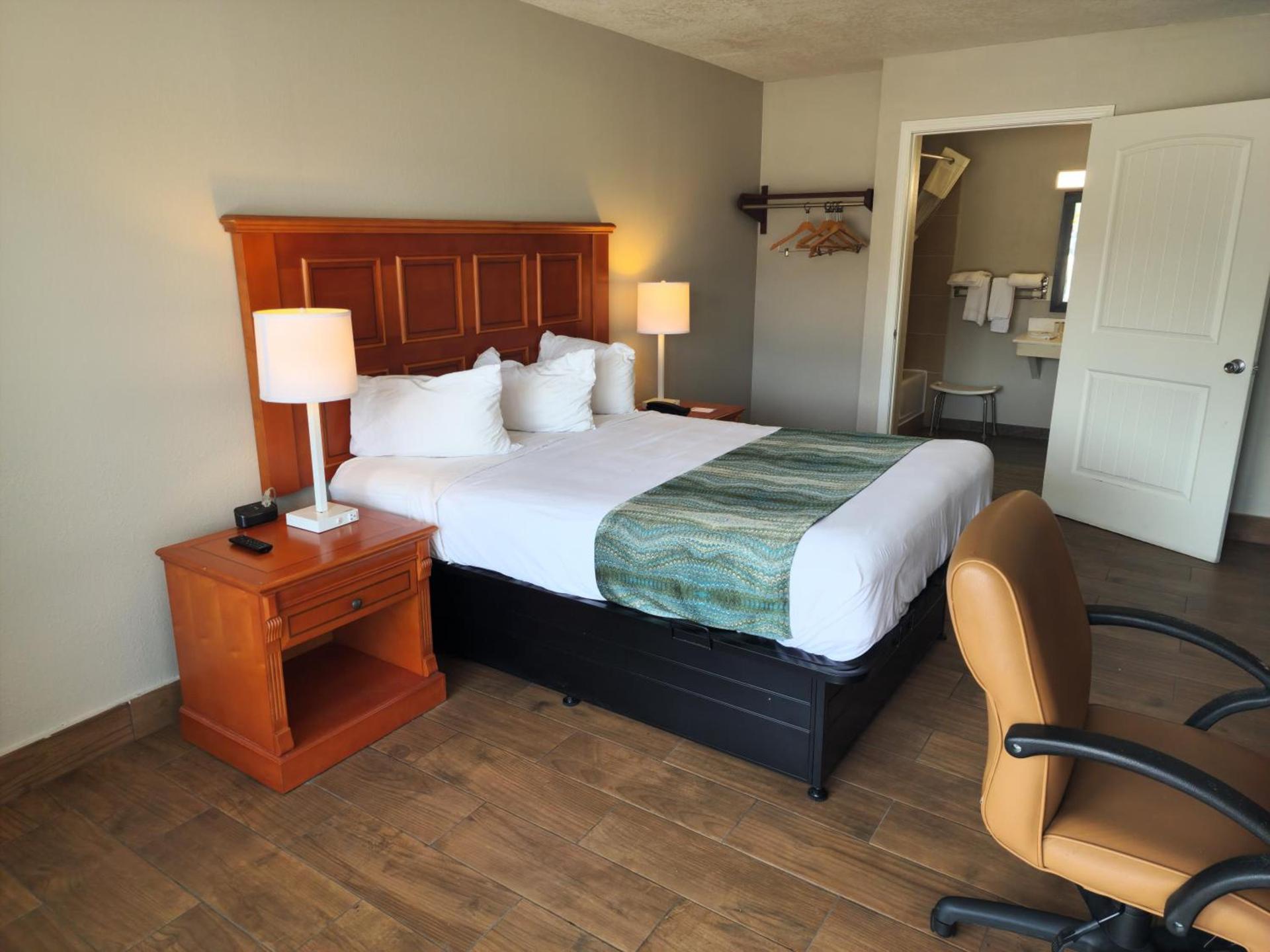 Days Inn by Wyndham Hardeeville Near Hilton Head photo 23