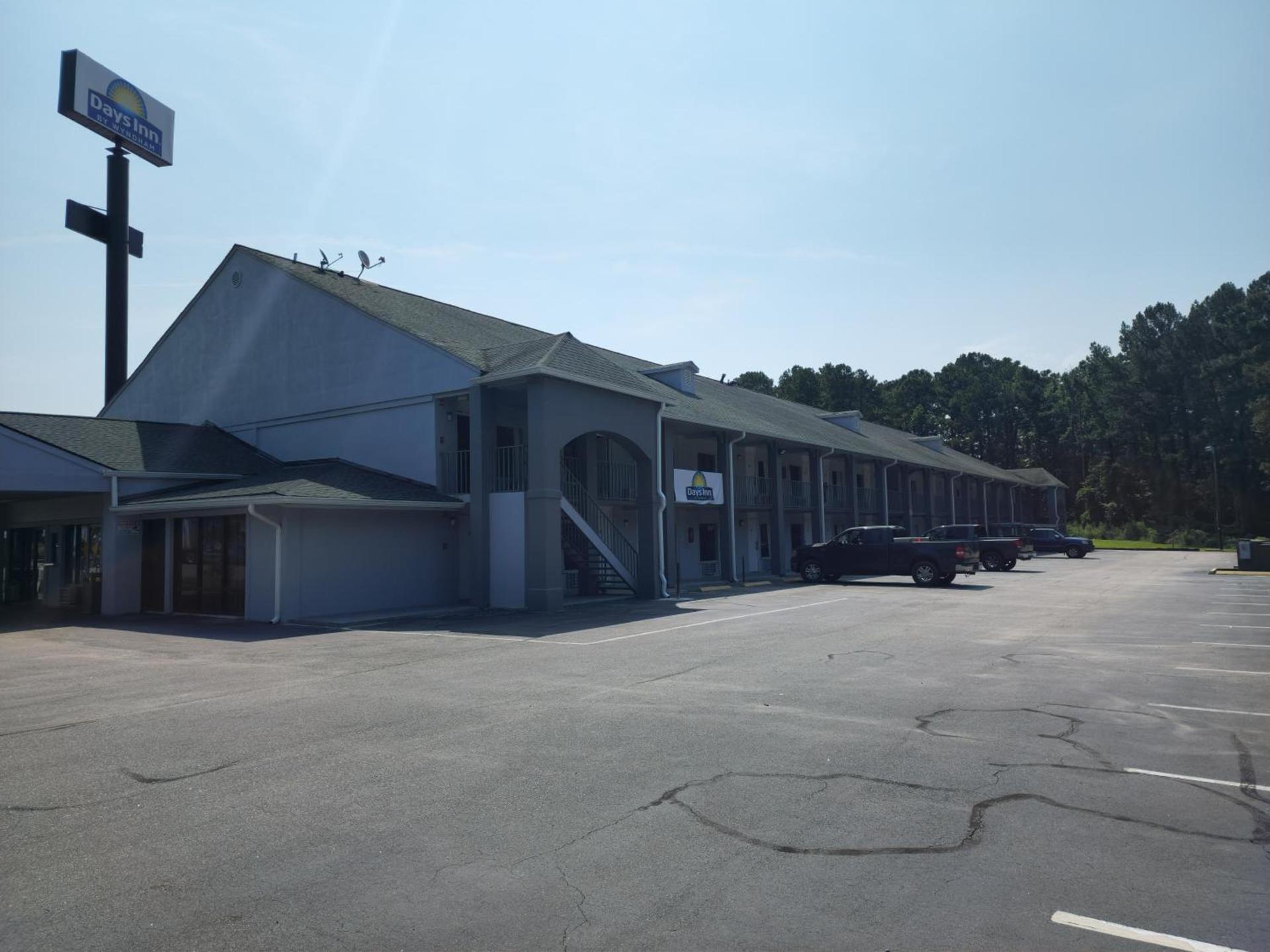 Days Inn by Wyndham Hardeeville Near Hilton Head photo 26