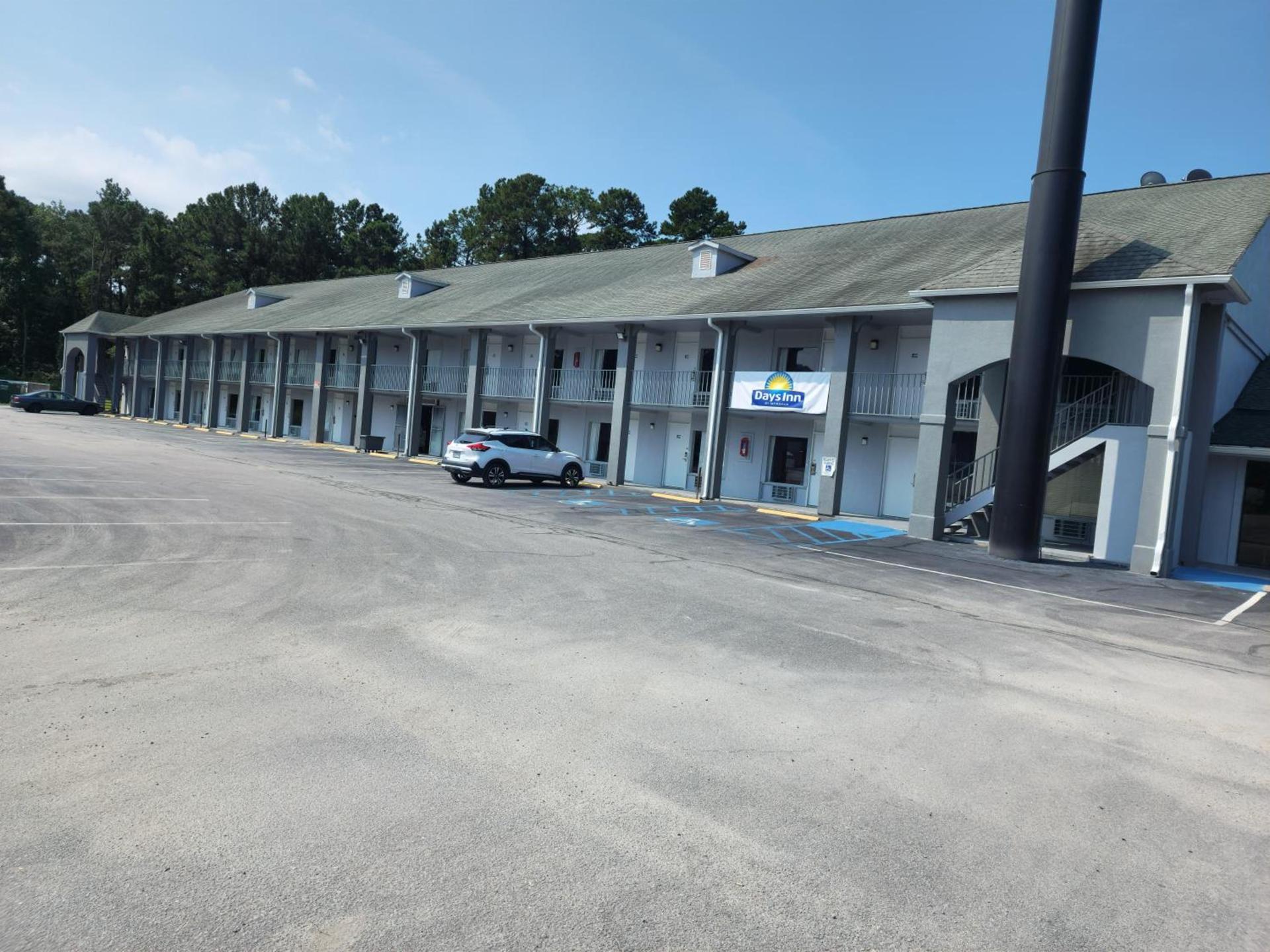 Days Inn by Wyndham Hardeeville Near Hilton Head photo 30