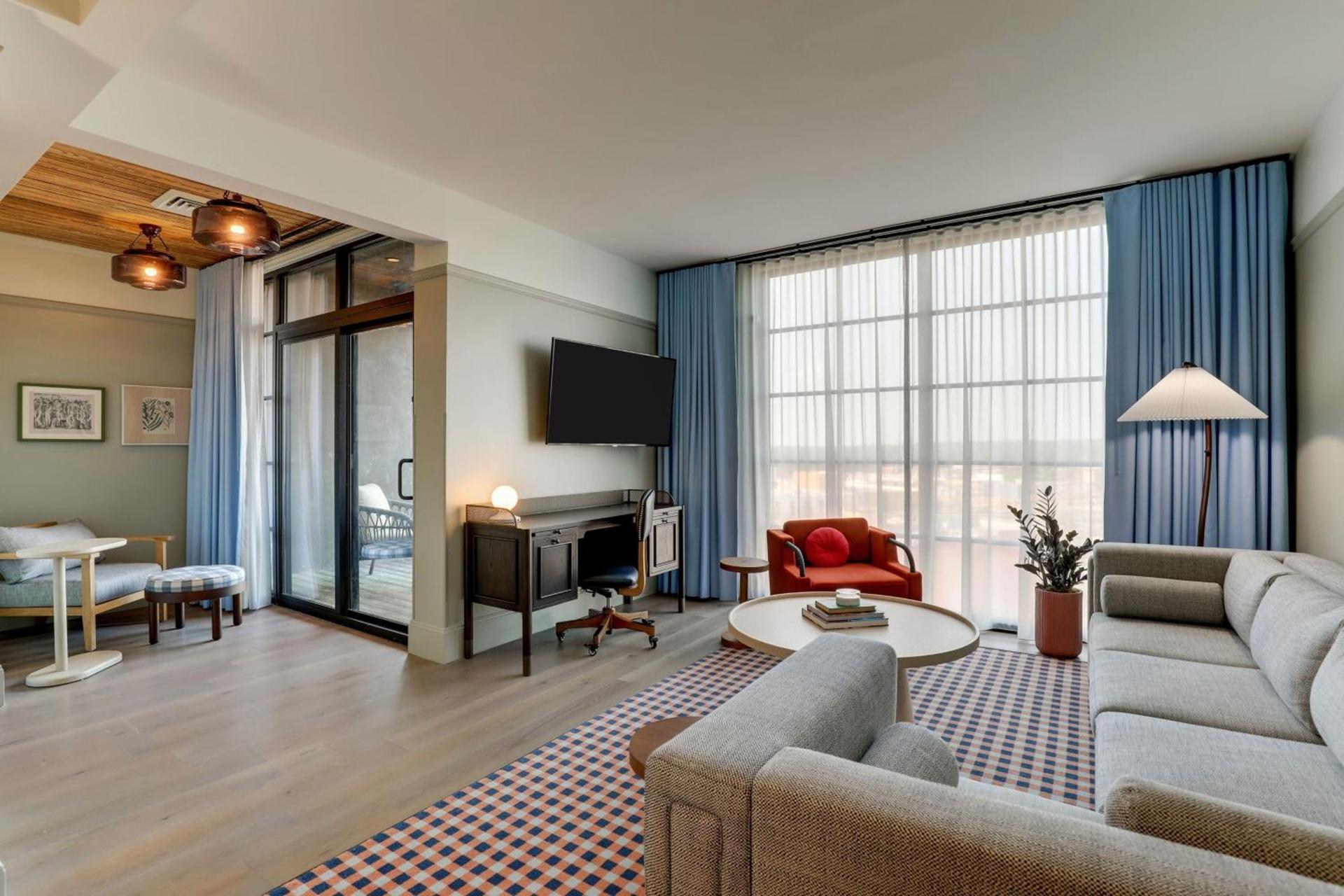 Trilogy Hotel Montgomery, Autograph Collection photo 26
