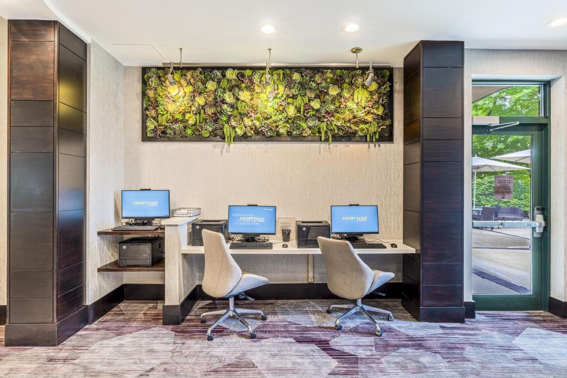 Courtyard by Marriott Boston Waltham photo 8