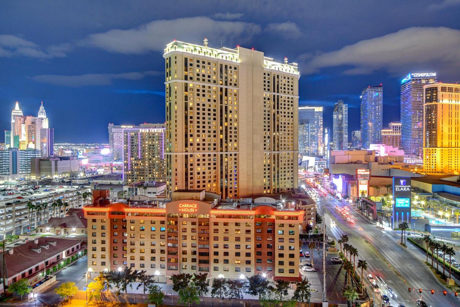 LUXE 702 MGM Signature with Balcony photo 62