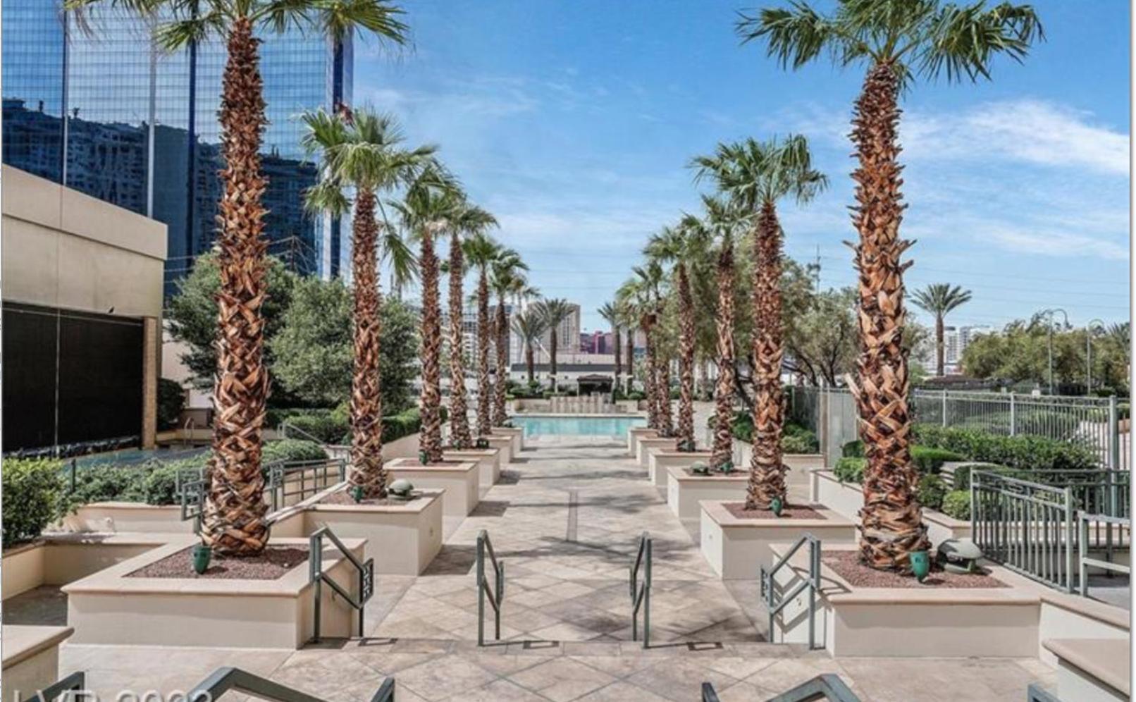 LUXE 702 MGM Signature with Balcony photo 65