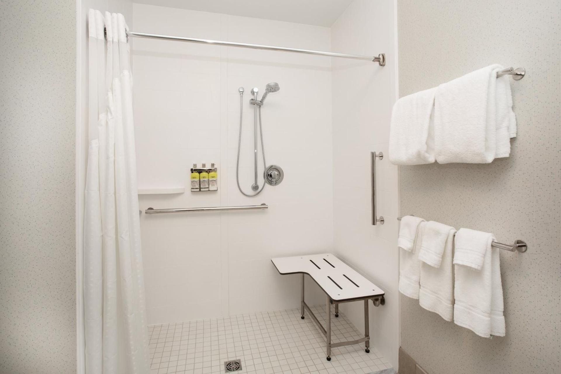 Holiday Inn Express & Suites - Ely by IHG photo 37