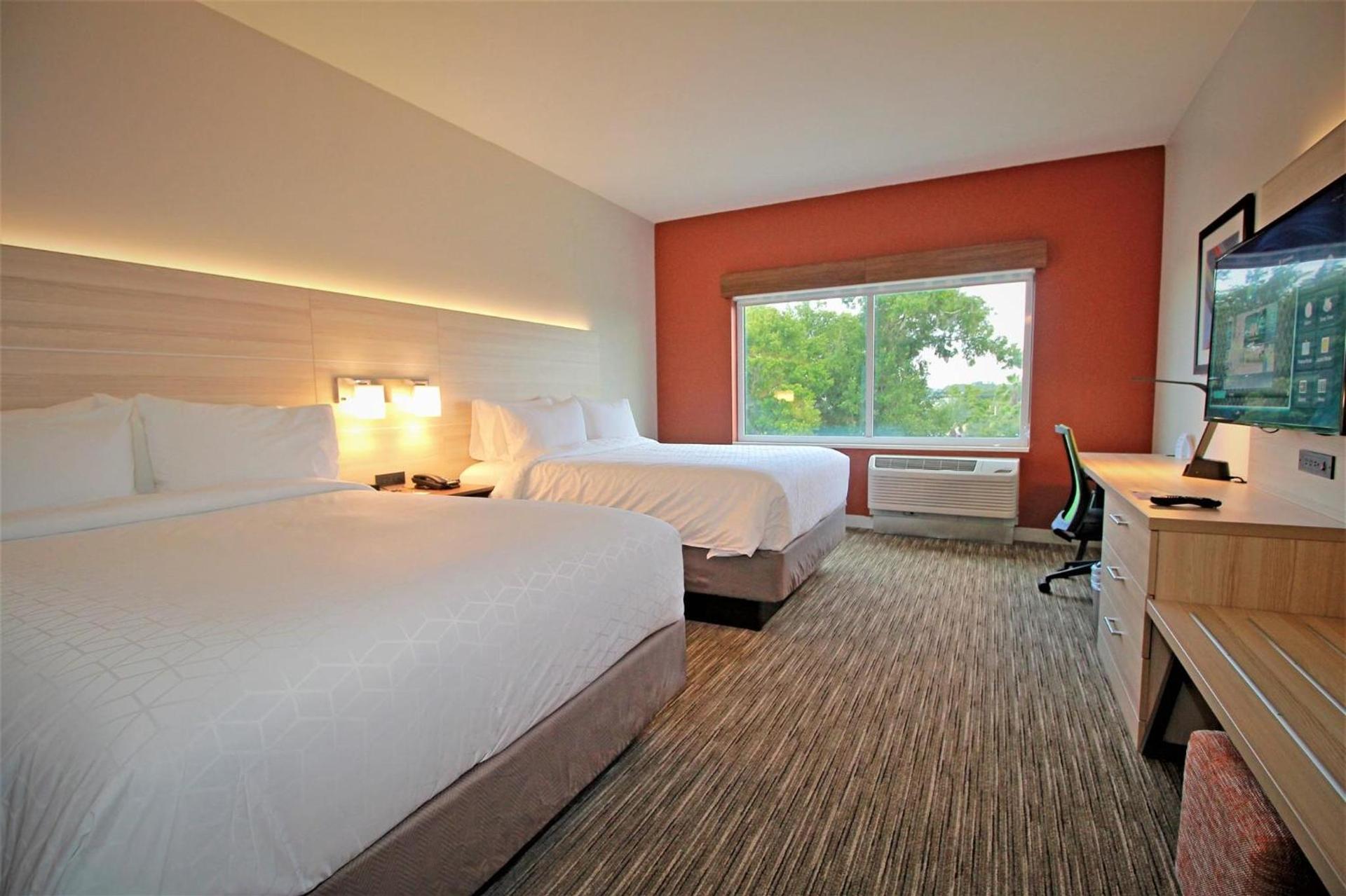 Holiday Inn Express & Suites Ocala by IHG photo 21