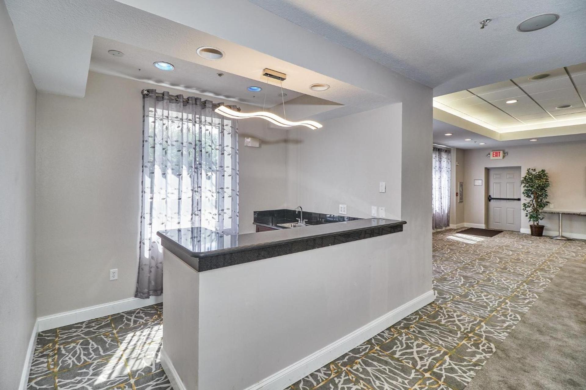Holiday Inn Express Hotel & Suites Clearwater US 19 North by IHG photo 31