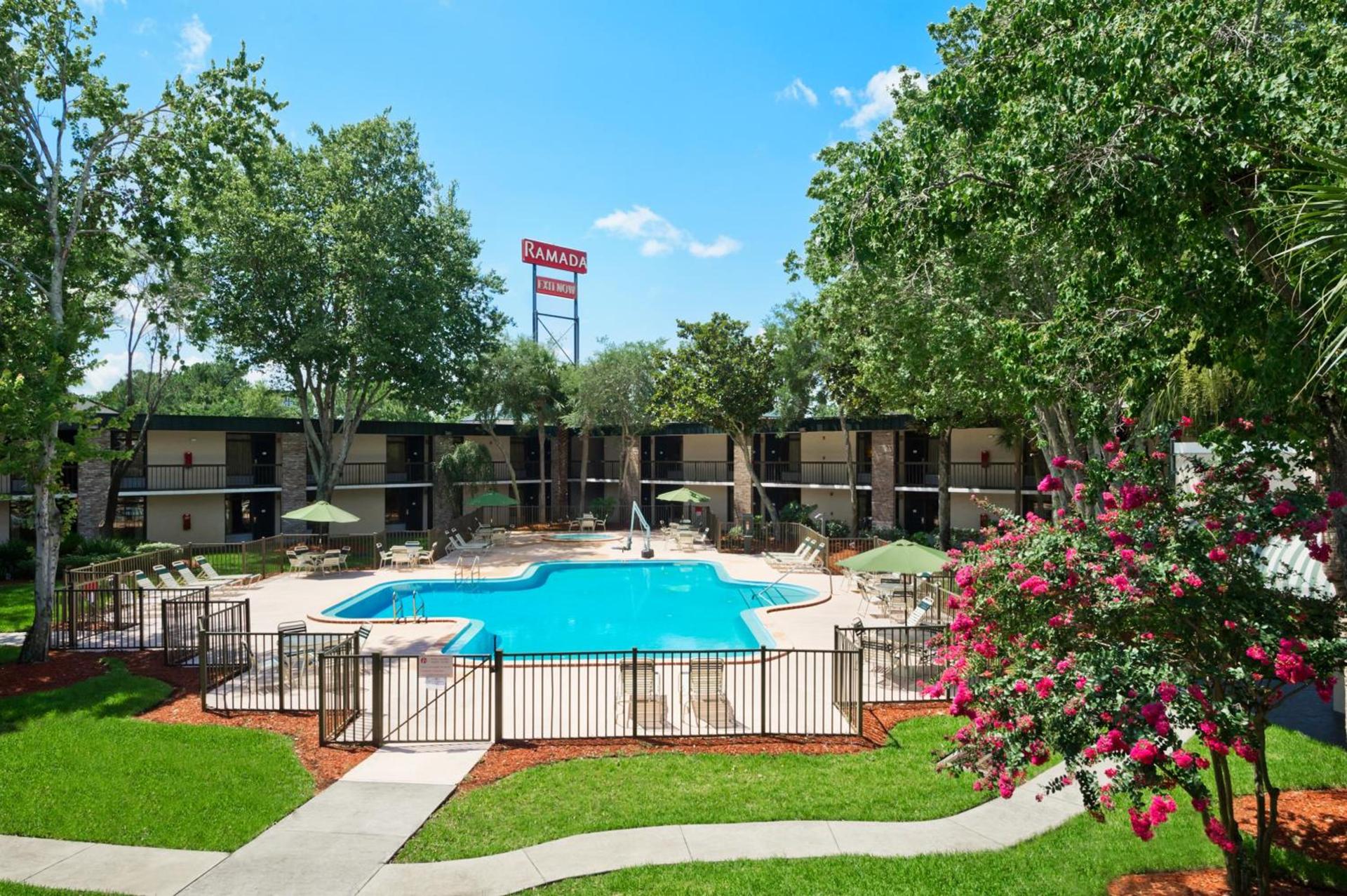 Ramada by Wyndham Jacksonville Hotel & Conference Center photo 94