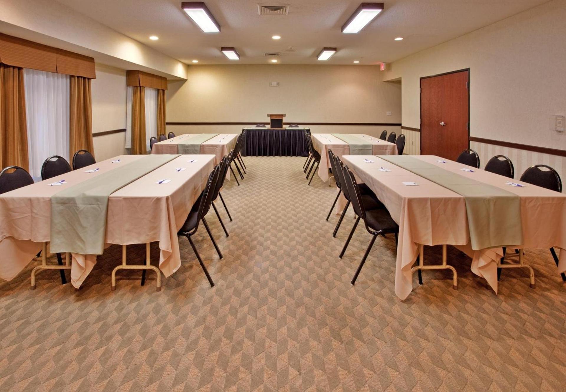 Spark By Hilton Lansing photo 6