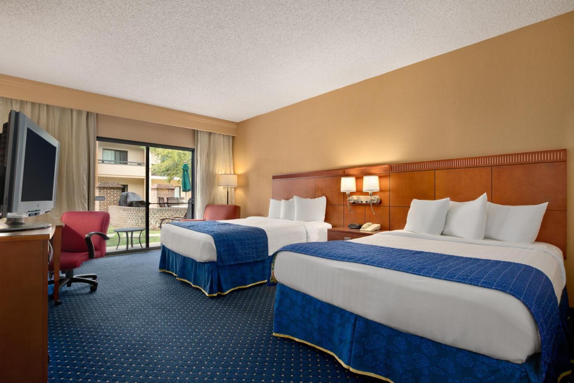 Baymont by Wyndham Columbia Northwest photo 16
