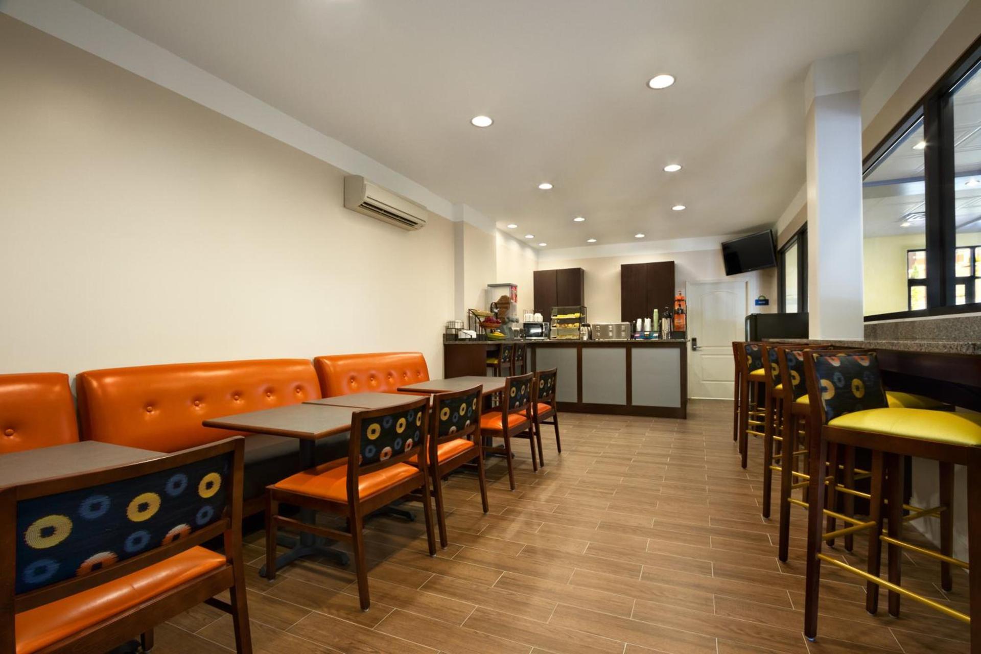 Days Inn by Wyndham Fultondale photo 17