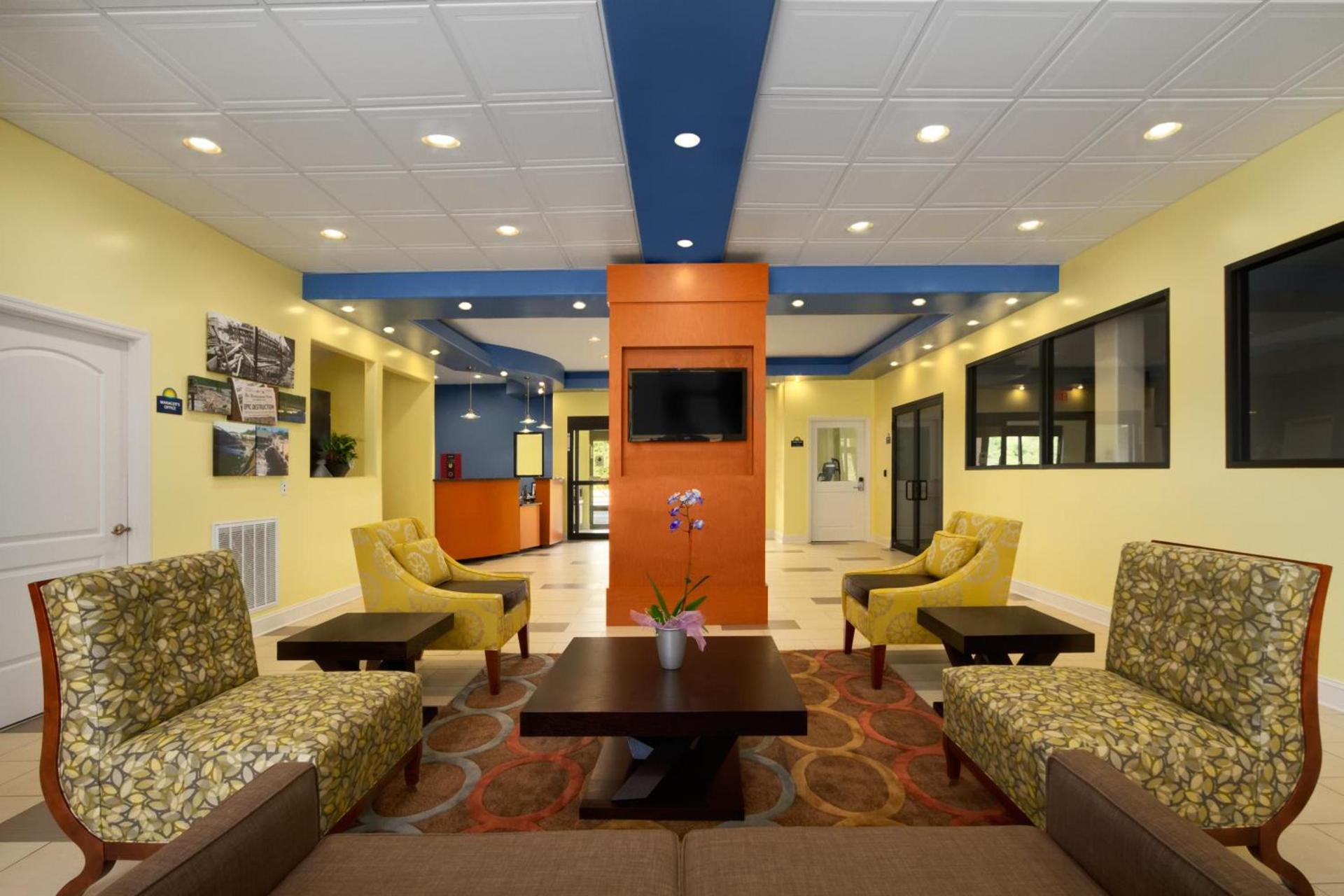 Days Inn by Wyndham Fultondale photo 14