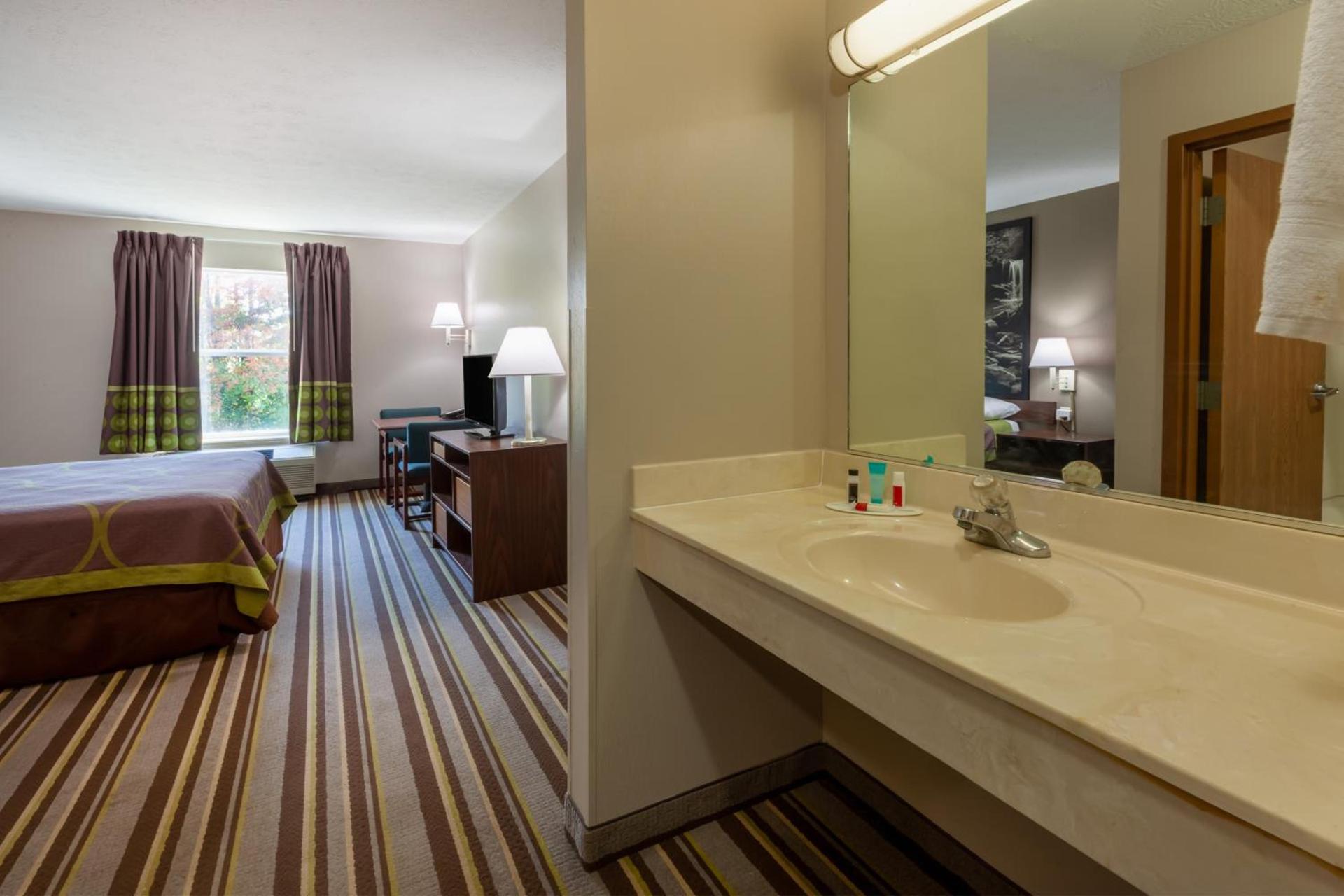 Baymont by Wyndham La Grange KY Southeast photo 13