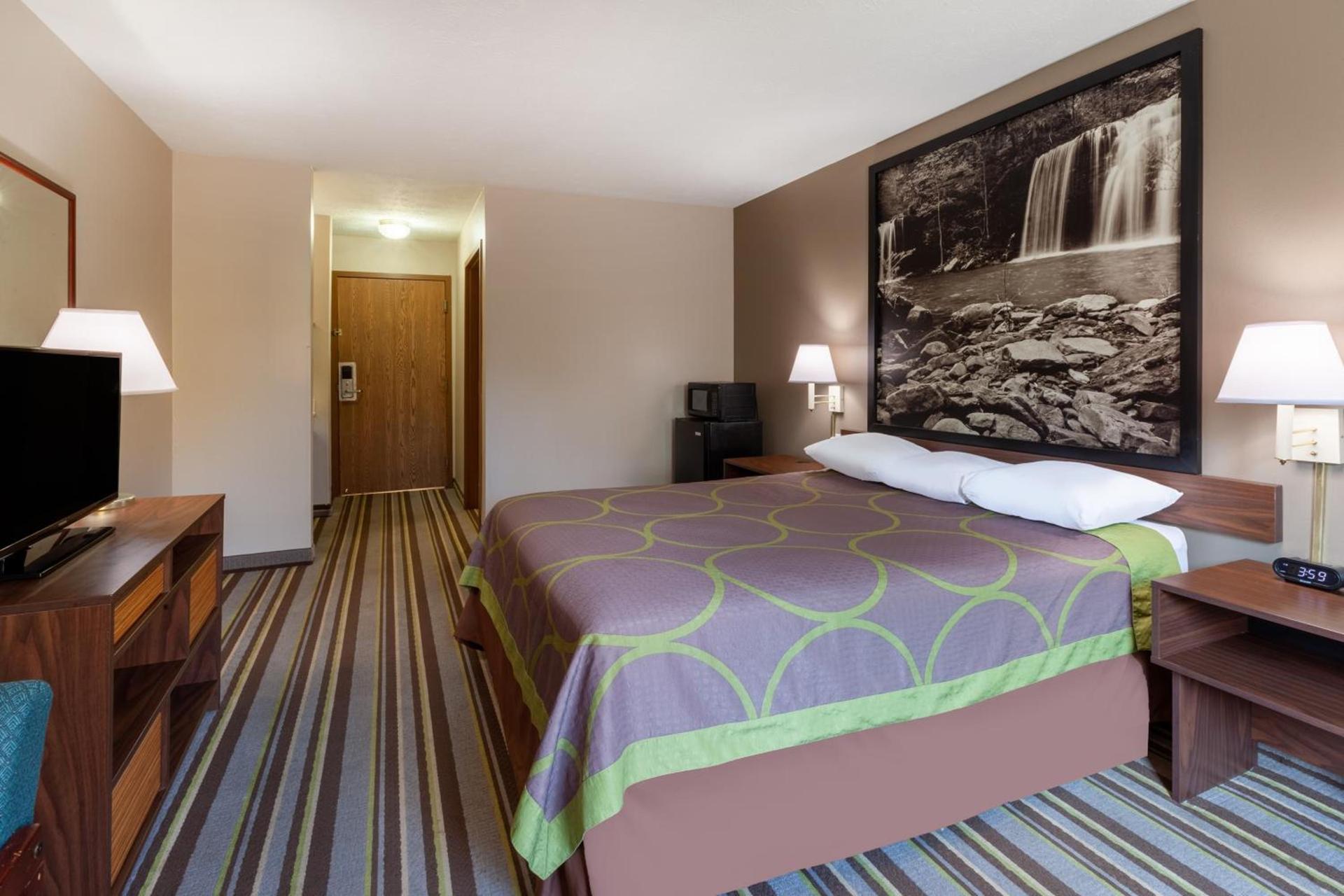 Baymont by Wyndham La Grange KY Southeast photo 17