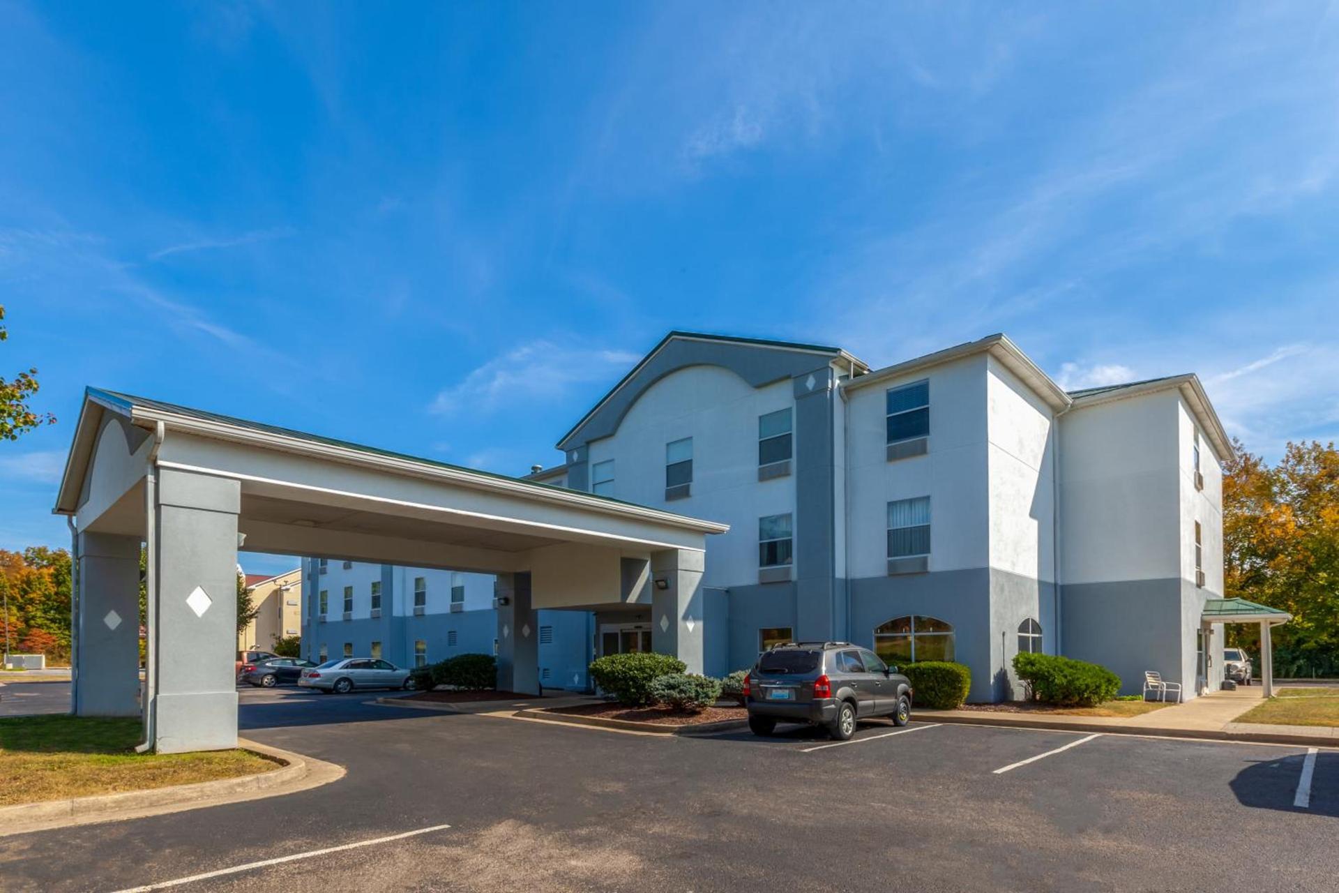 Baymont by Wyndham La Grange KY Southeast photo 26
