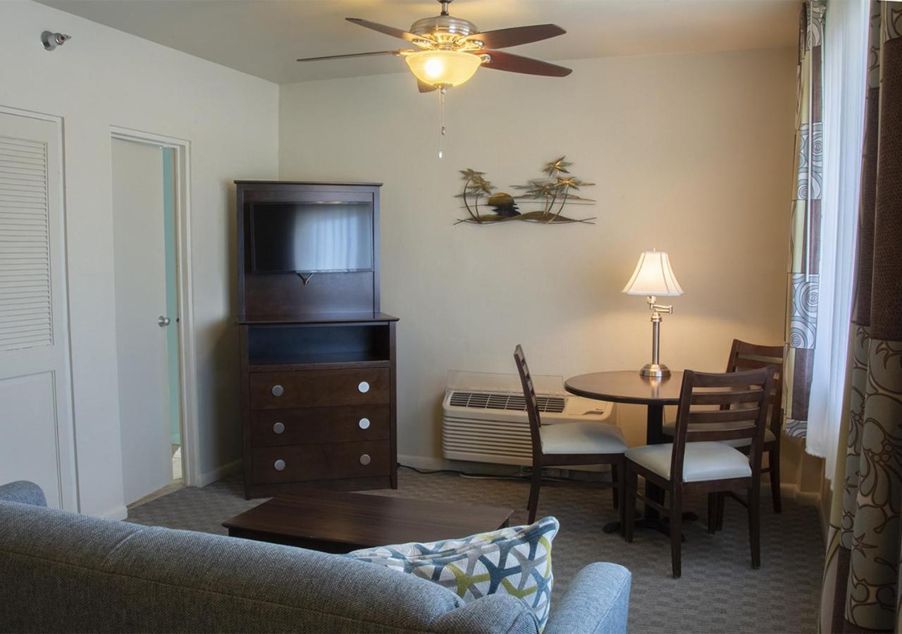 Palm Pavilion Inn photo 32