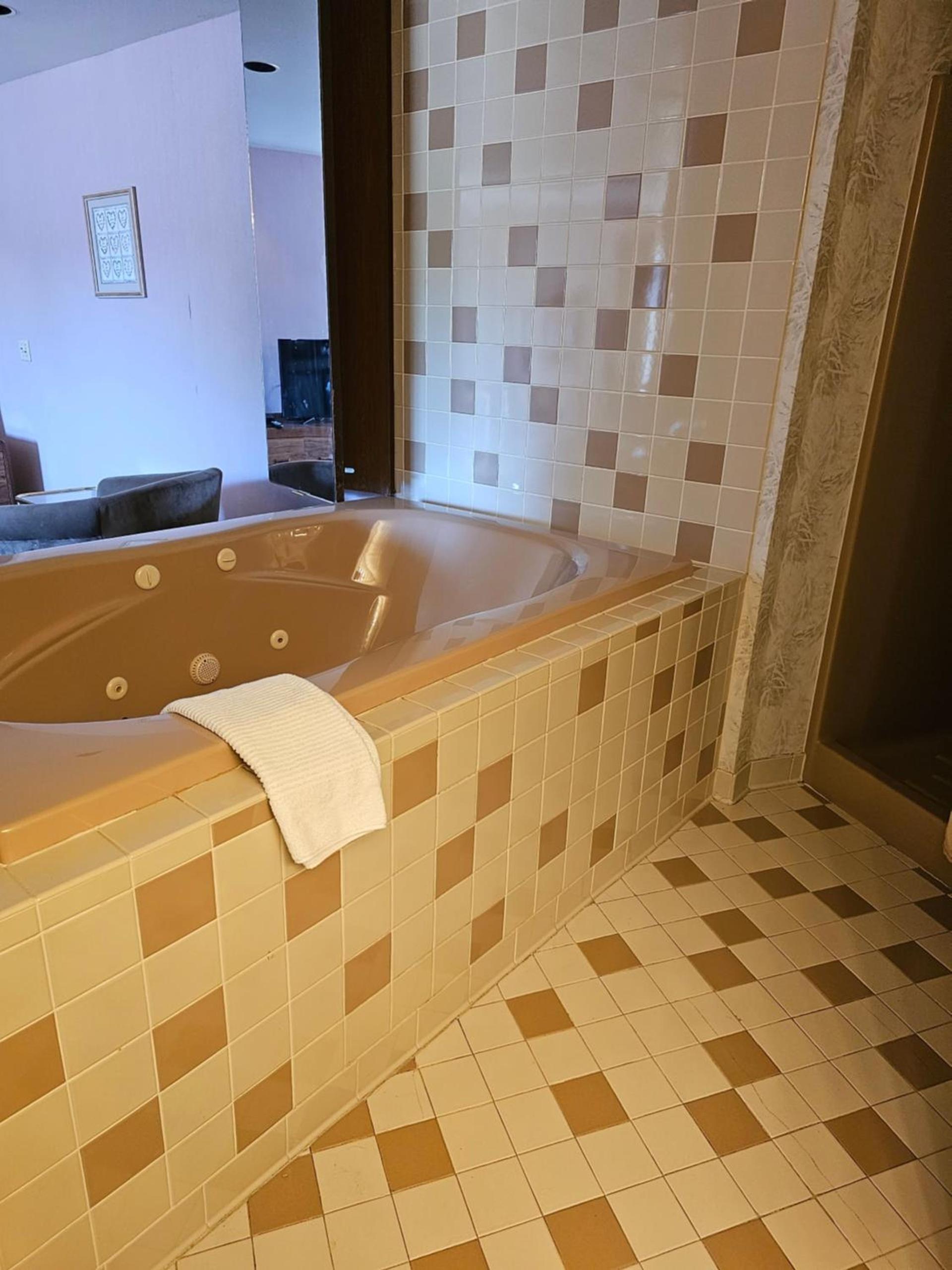 Travelodge by Wyndham Mackinaw City photo 31