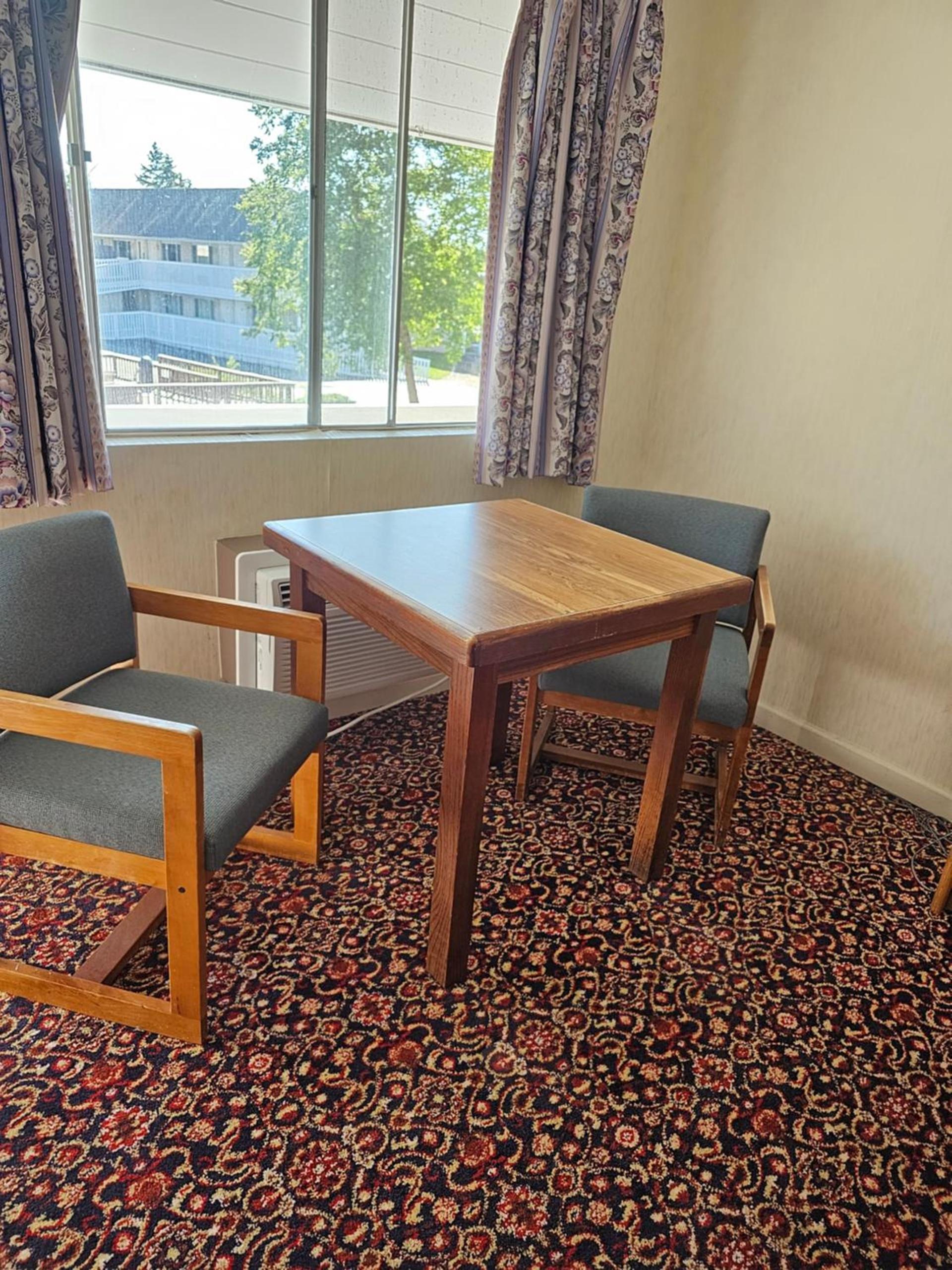 Travelodge by Wyndham Mackinaw City photo 53