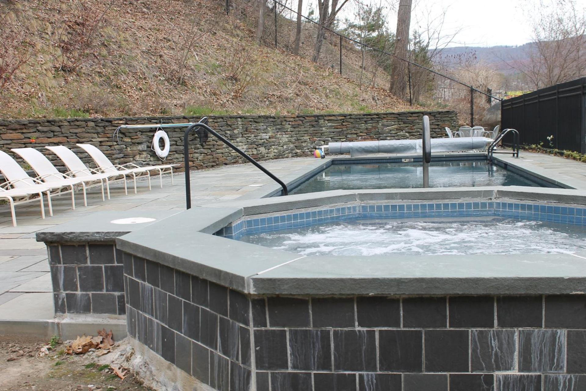 The Porches Inn at Mass MoCA photo 12